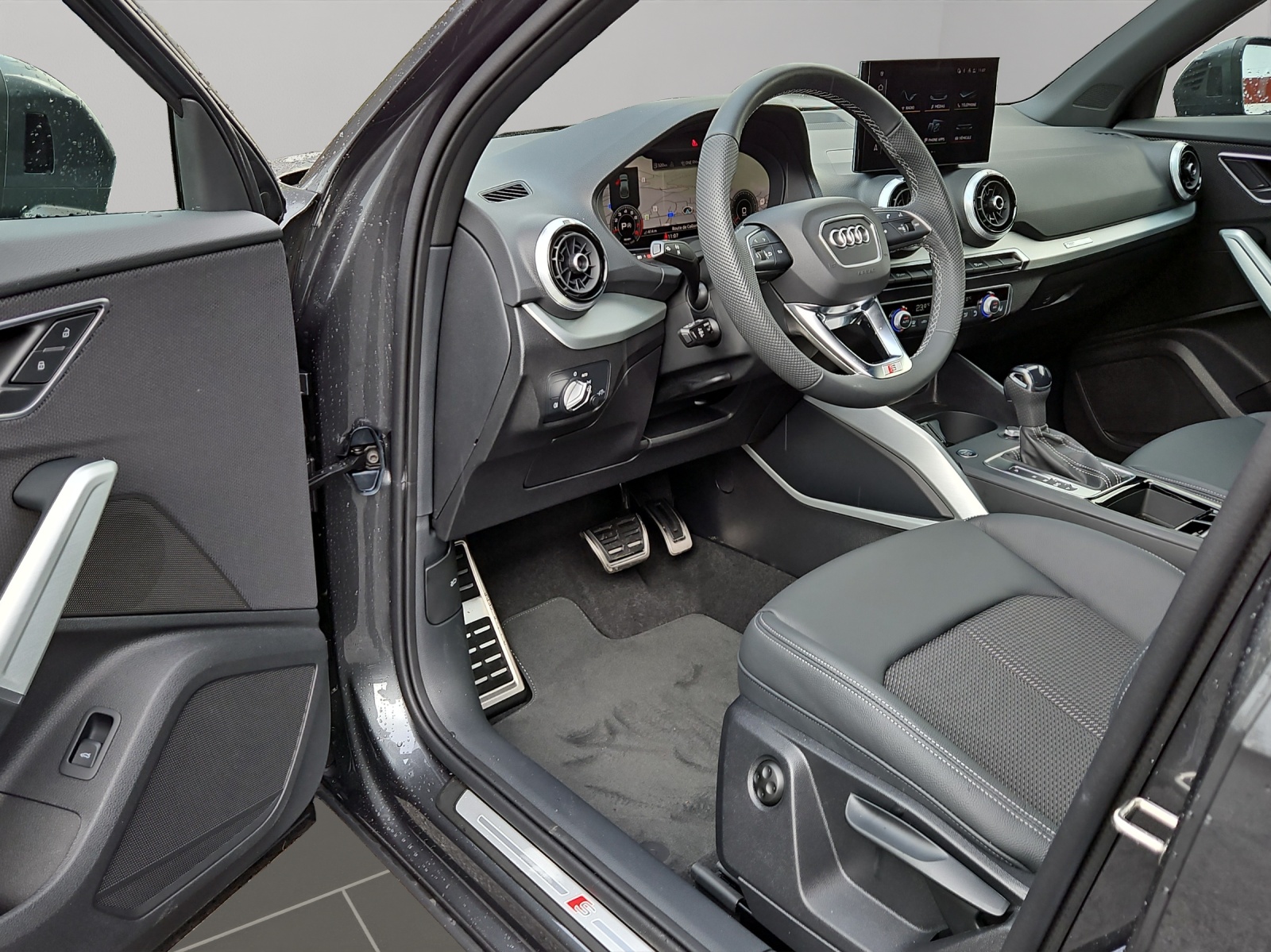 AUDI Q2 35 TFSI S line S-tronic-image-6