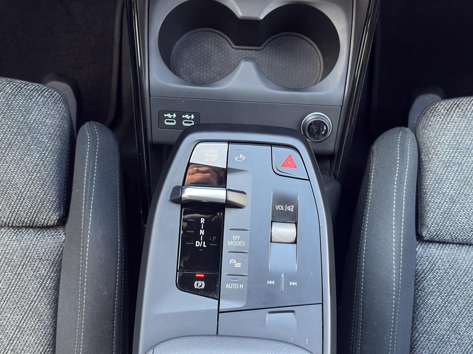 BMW 223d xDrive Active Tourer-image-13