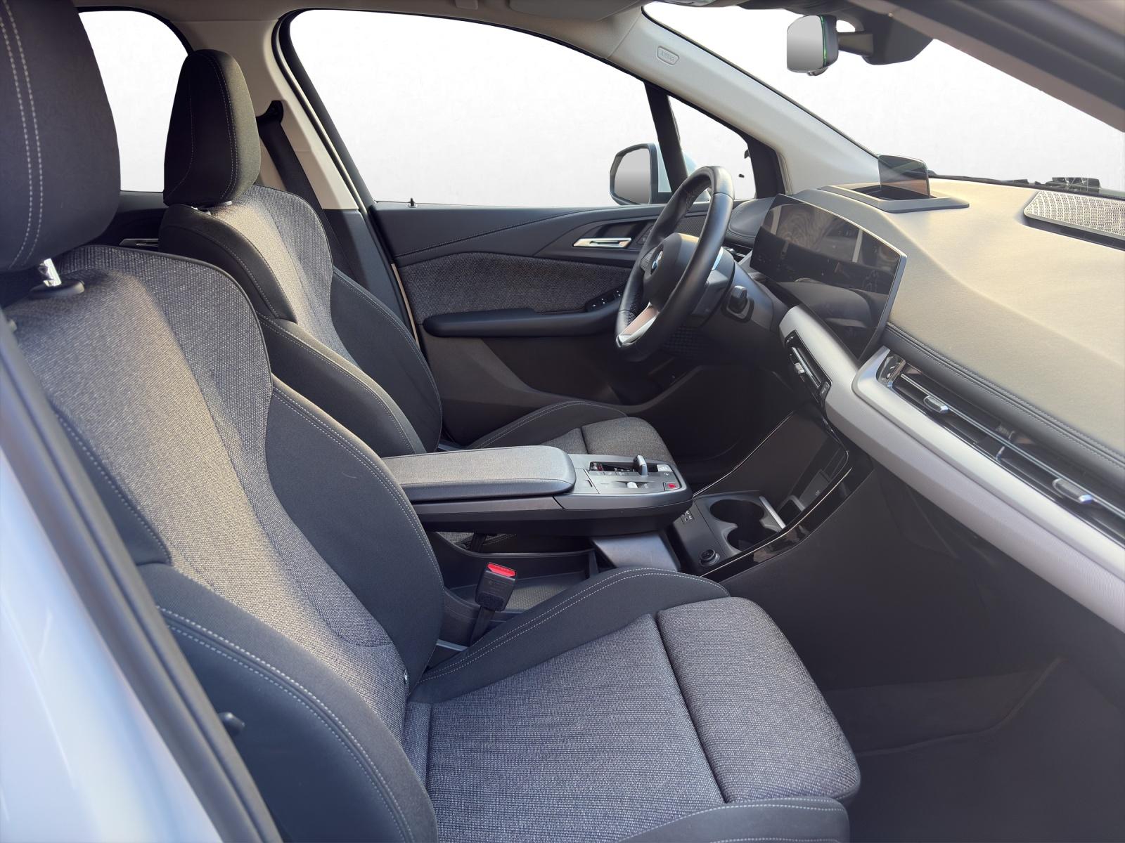 BMW 223d xDrive Active Tourer-image-9