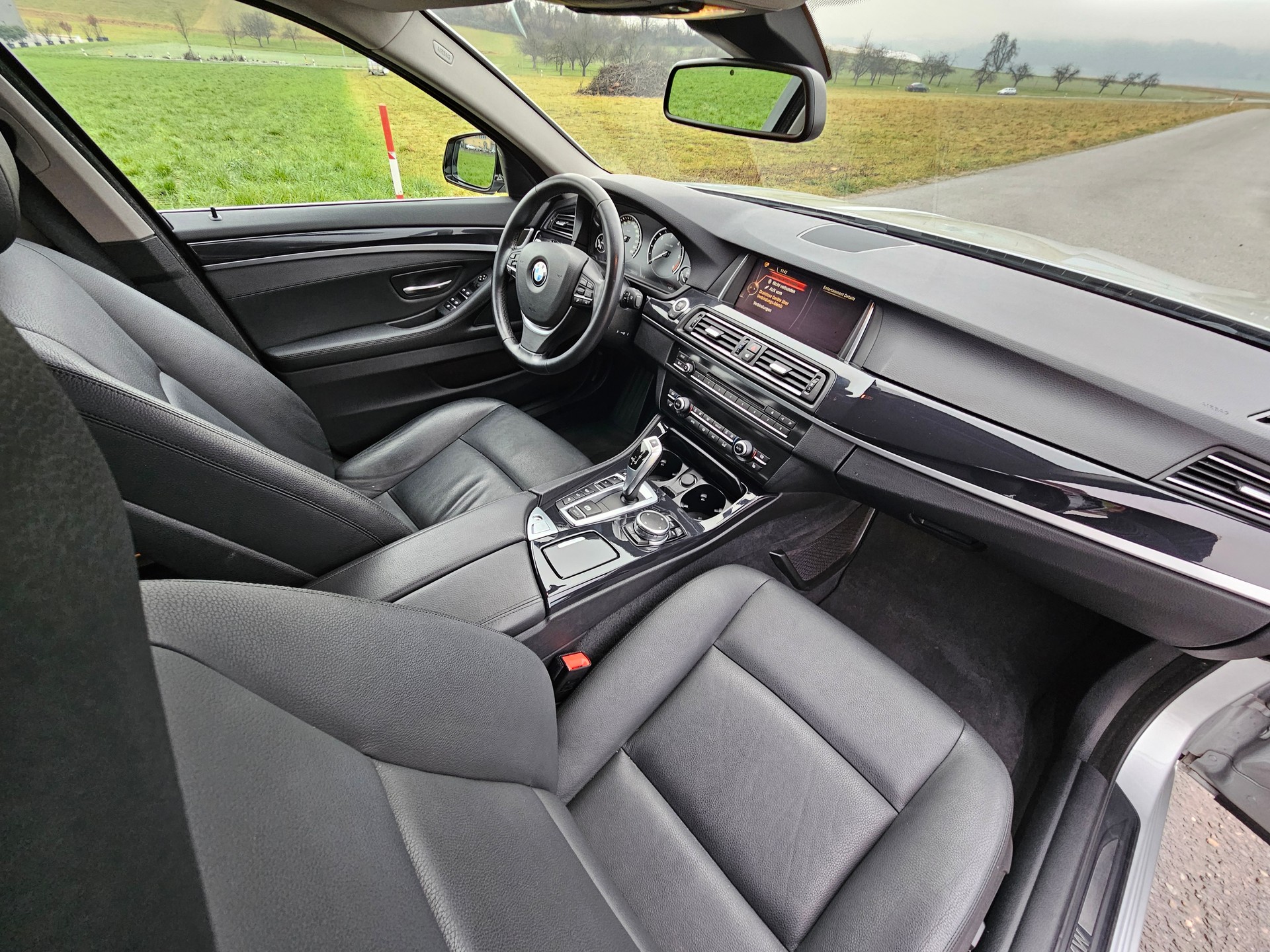 BMW 520d Touring xDrive Steptronic-image-15