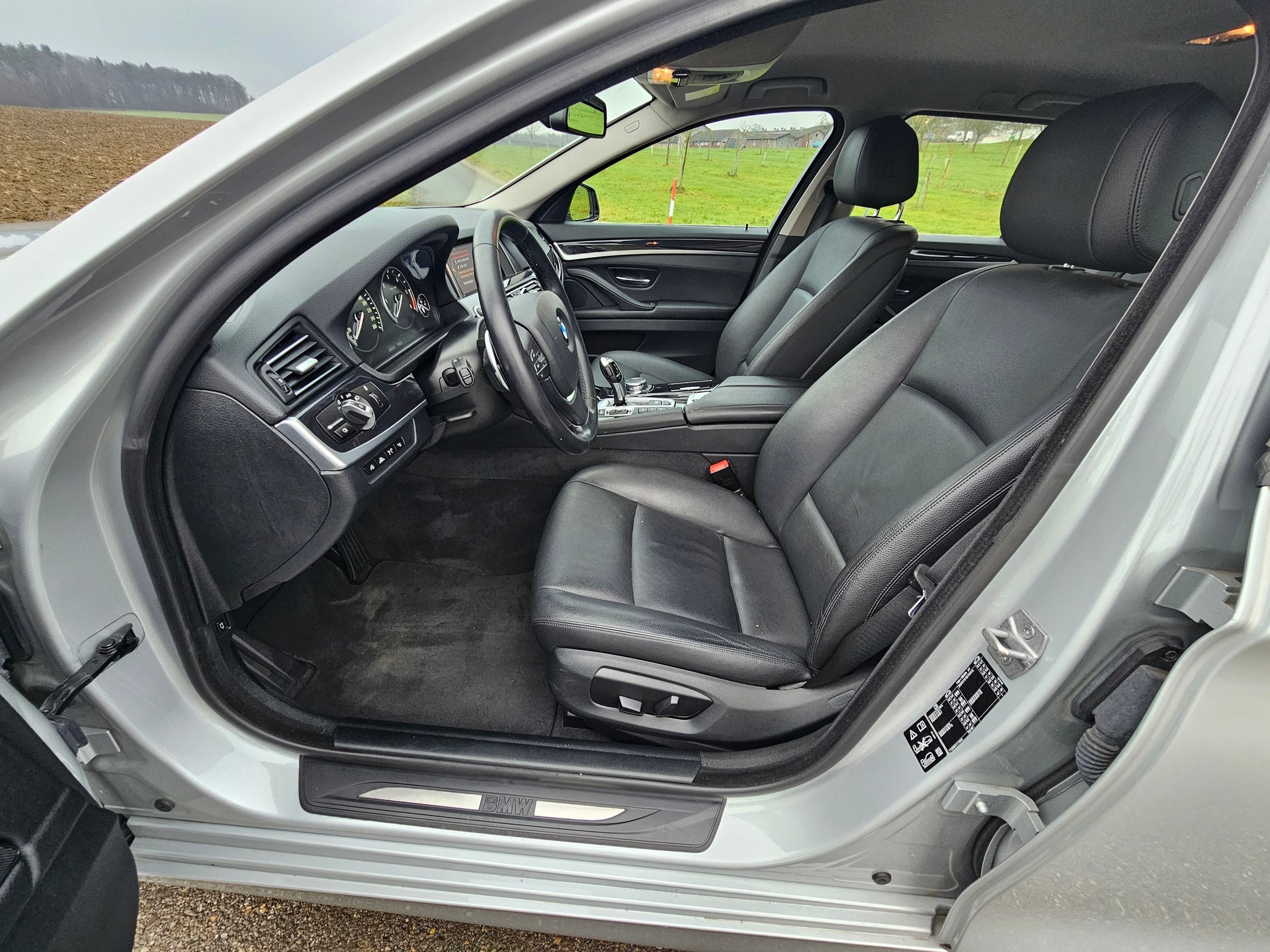 BMW 520d Touring xDrive Steptronic-image-14