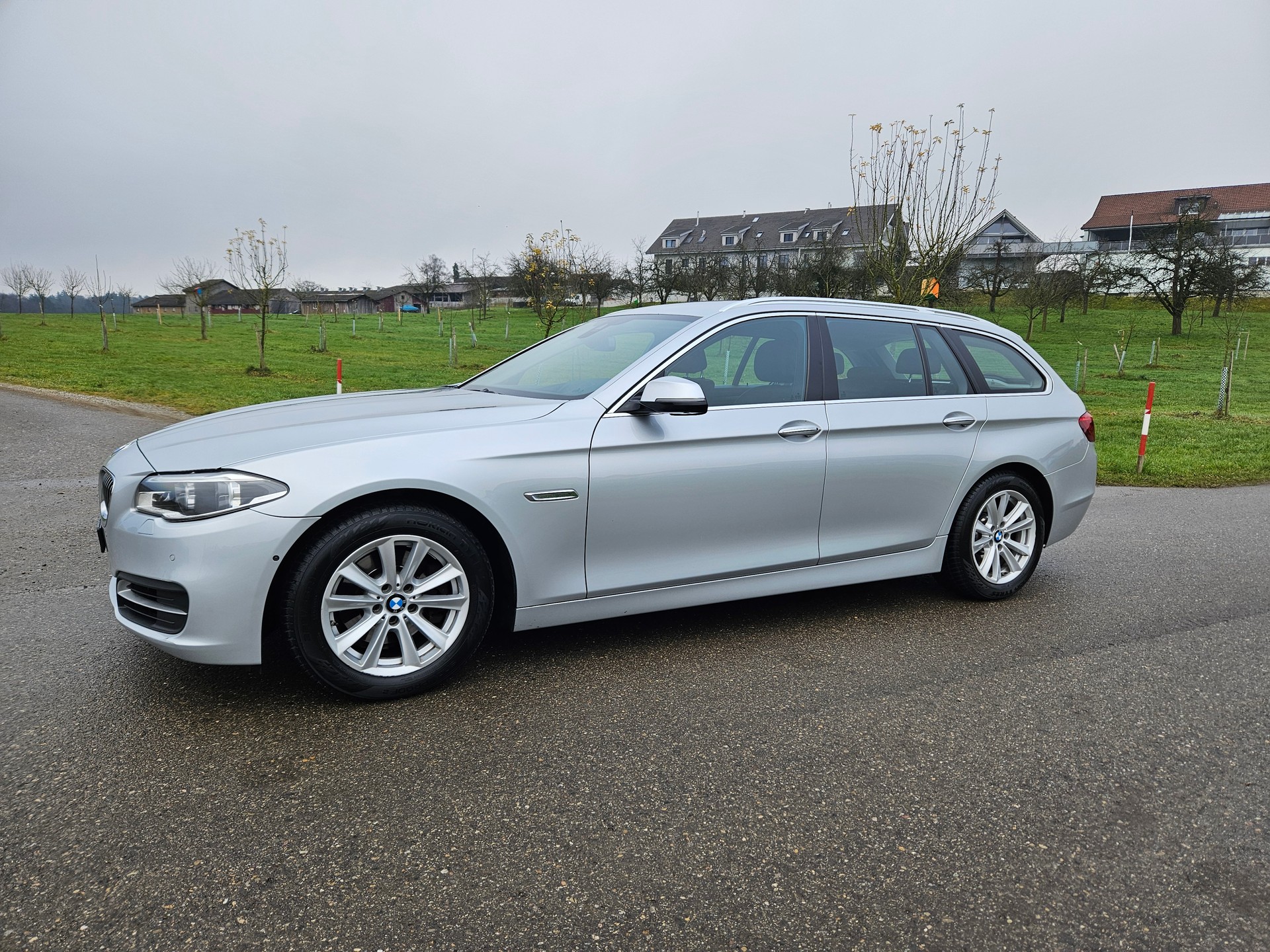 BMW 520d Touring xDrive Steptronic-showroom-element-2