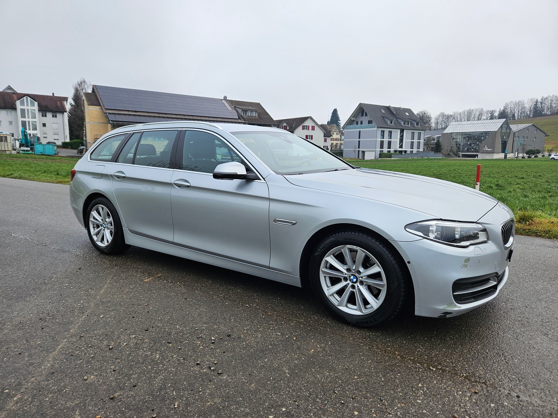 BMW 520d Touring xDrive Steptronic-showroom-element-3