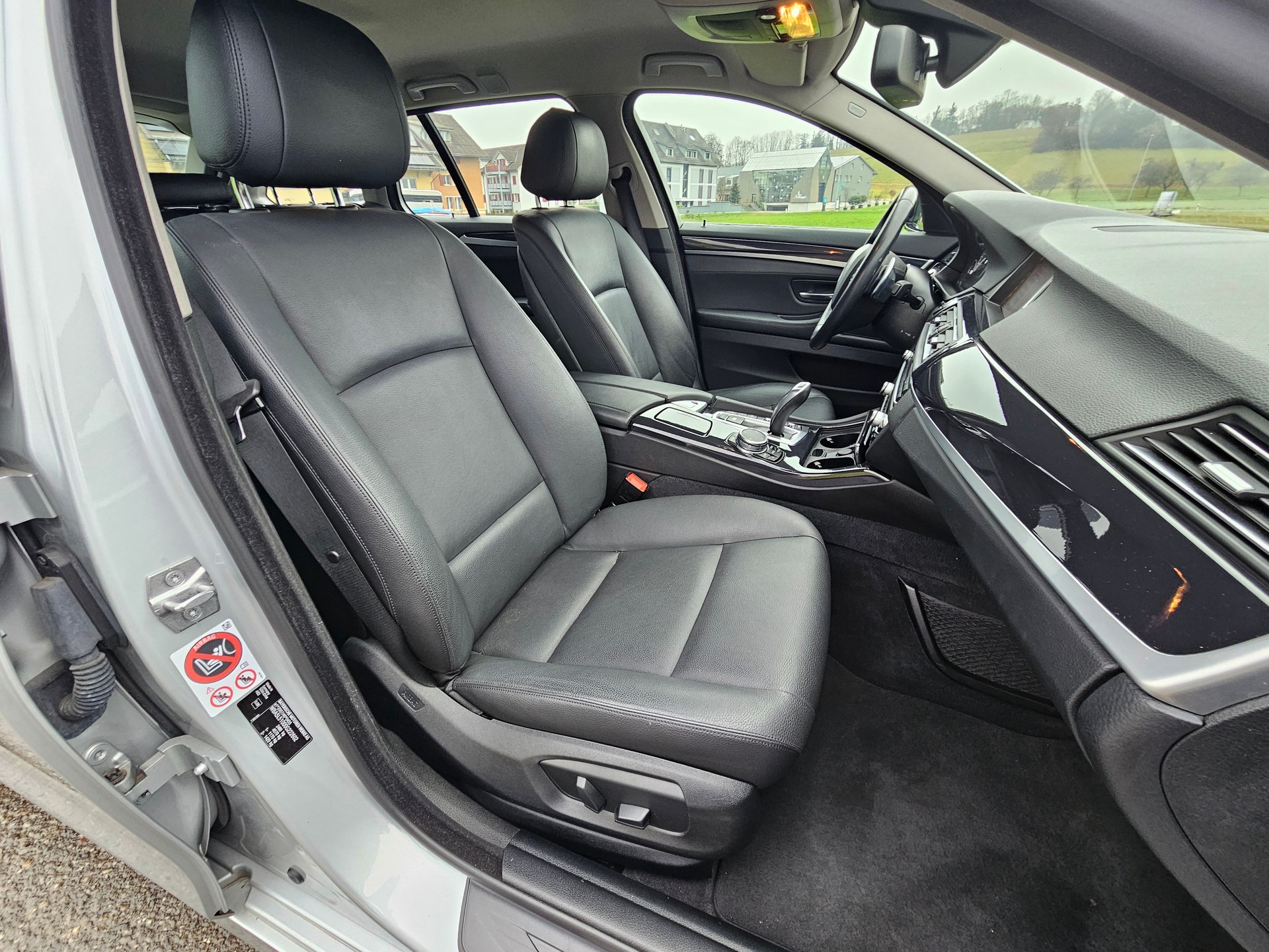 BMW 520d Touring xDrive Steptronic-image-13