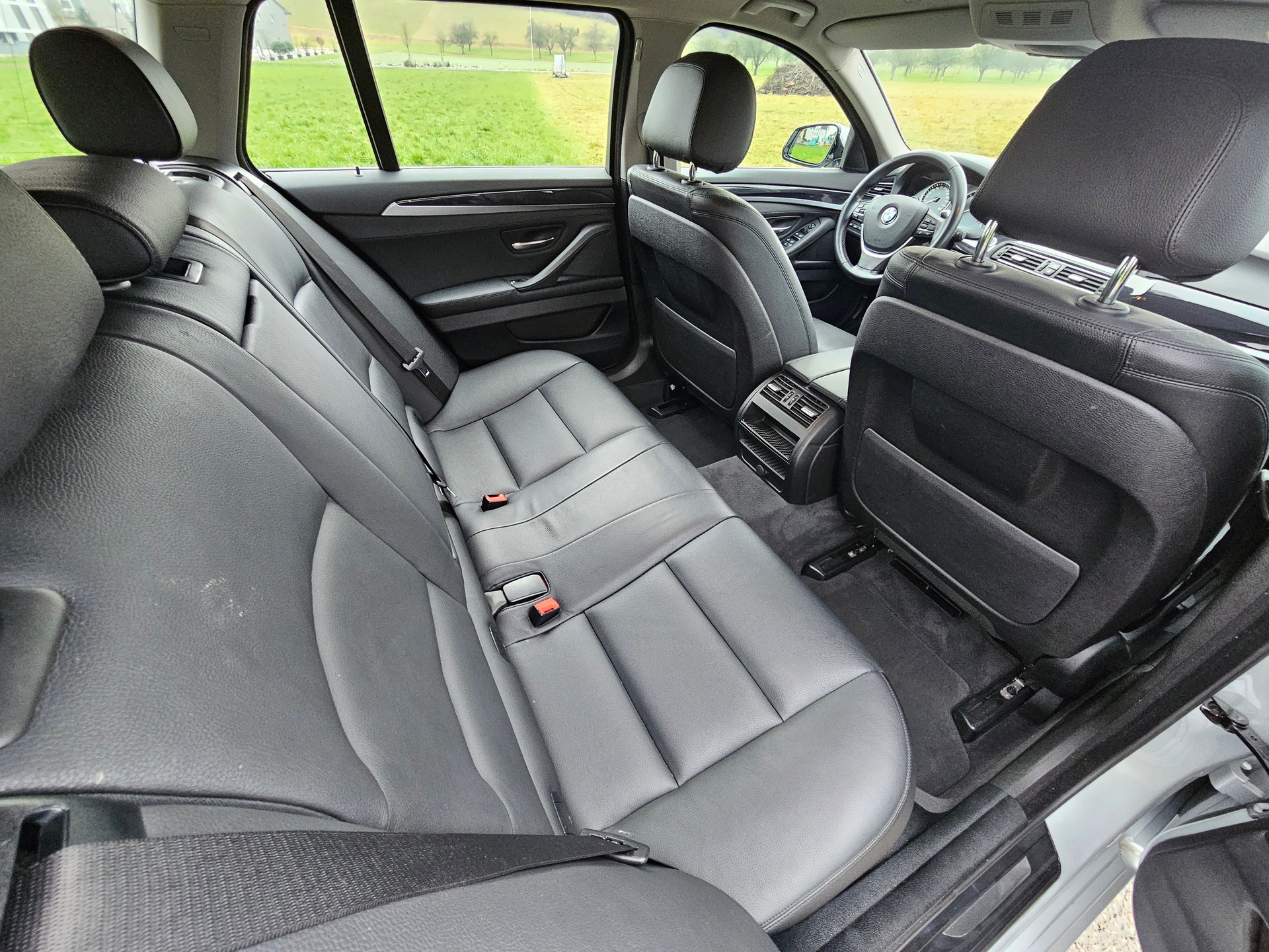 BMW 520d Touring xDrive Steptronic-image-16