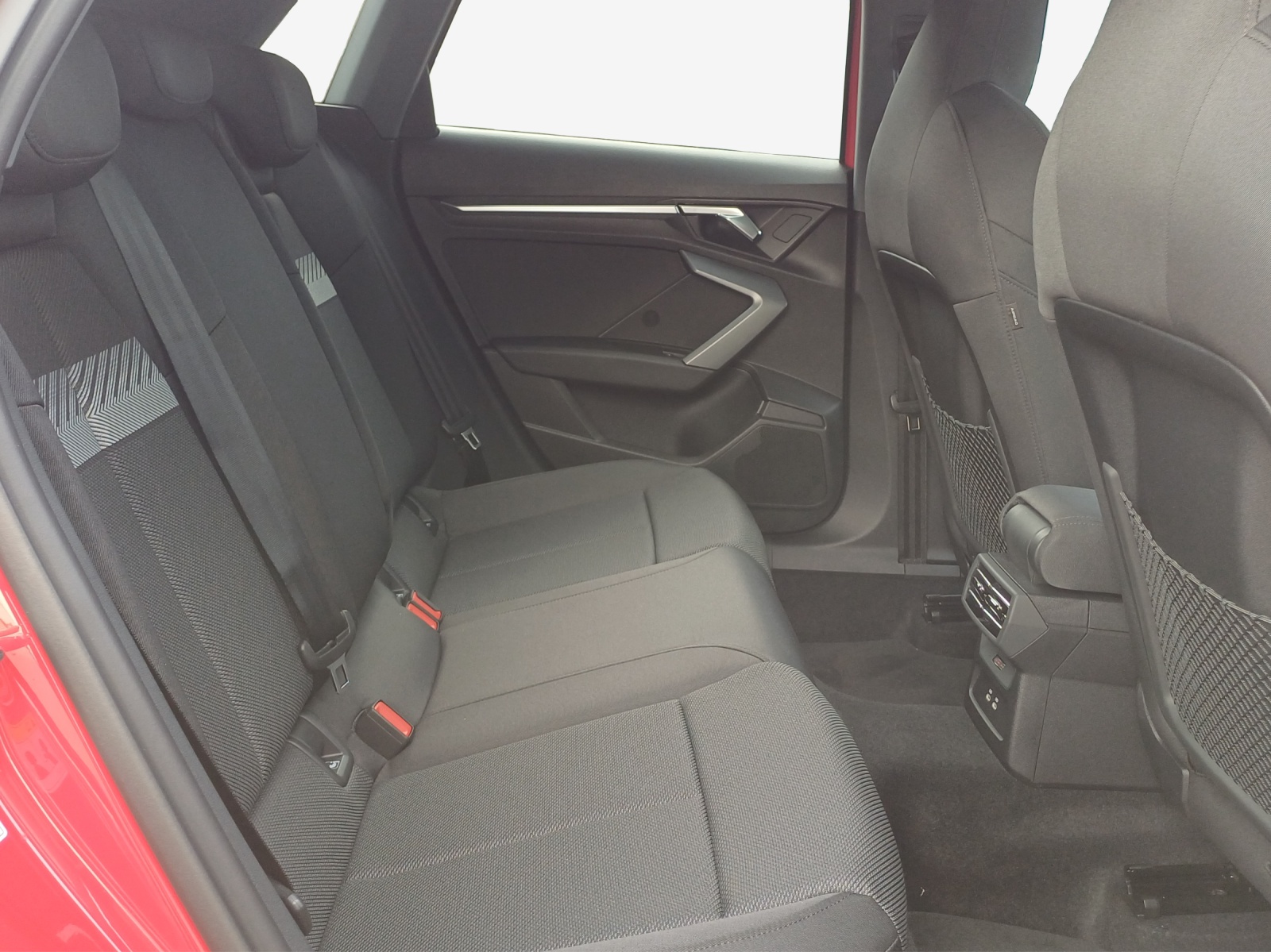 AUDI A3 Sportback TFSI 110 kW S line Attraction S tronic-image-14