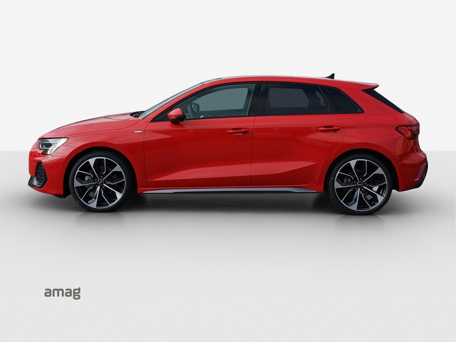 AUDI A3 Sportback TFSI 110 kW S line Attraction S tronic-image-1