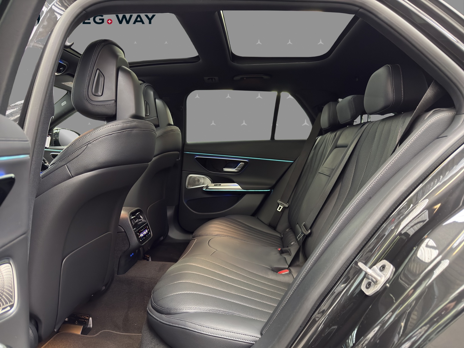 MERCEDES-BENZ E 450 d T 4Matic 9G-Tronic-image-15