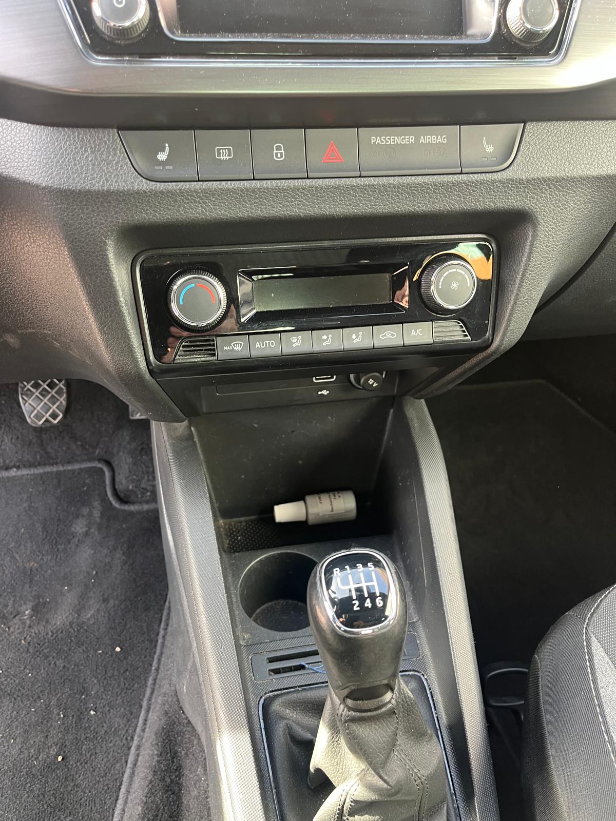 SKODA Fabia 1.0 TSI Ambition-image-5