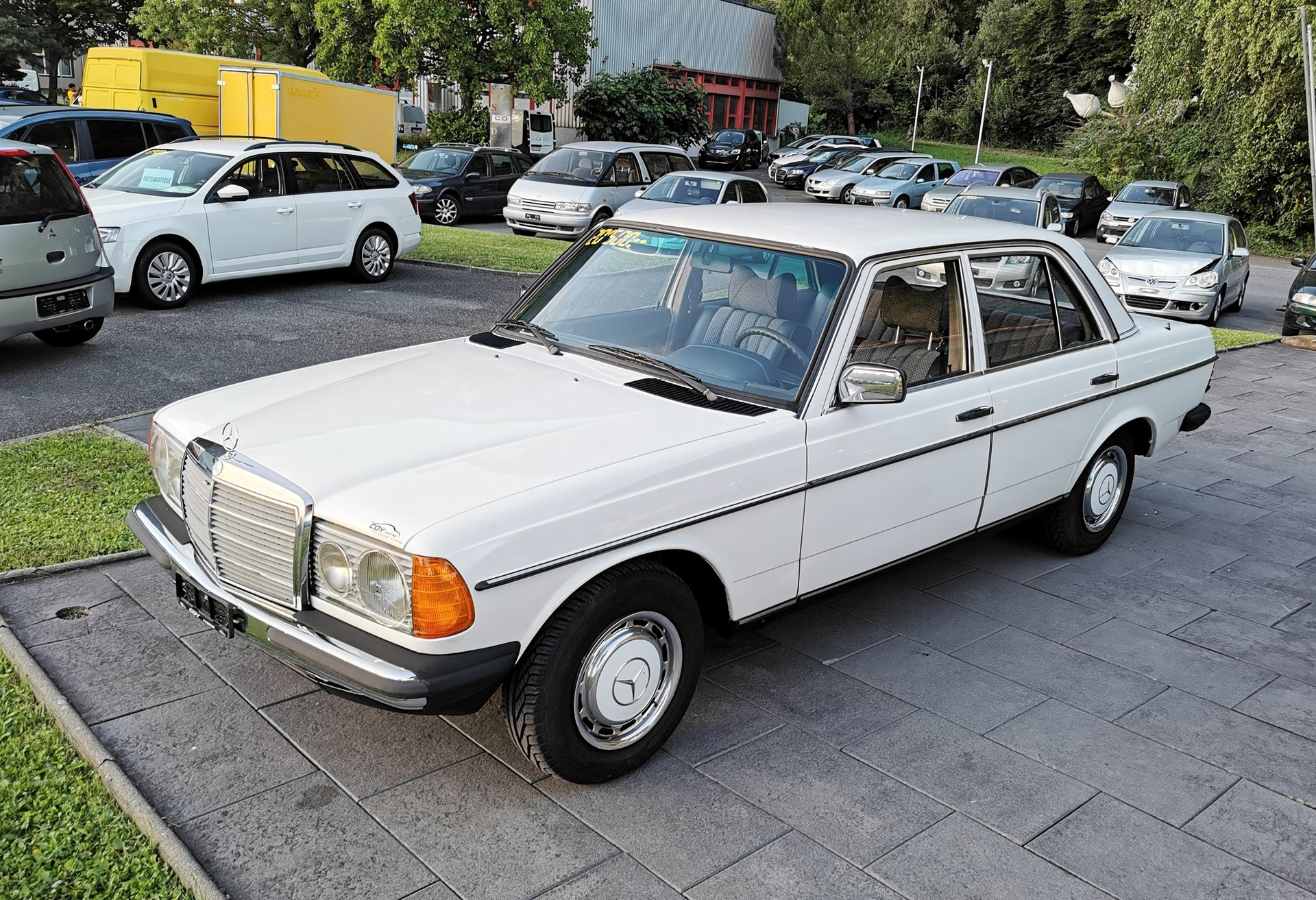 MERCEDES-BENZ W123-image-7