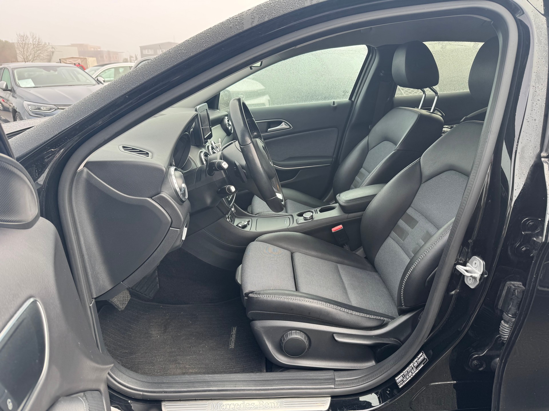 MERCEDES-BENZ GLA 200 CDI AMG Line 4Matic 7G-DCT-image-6