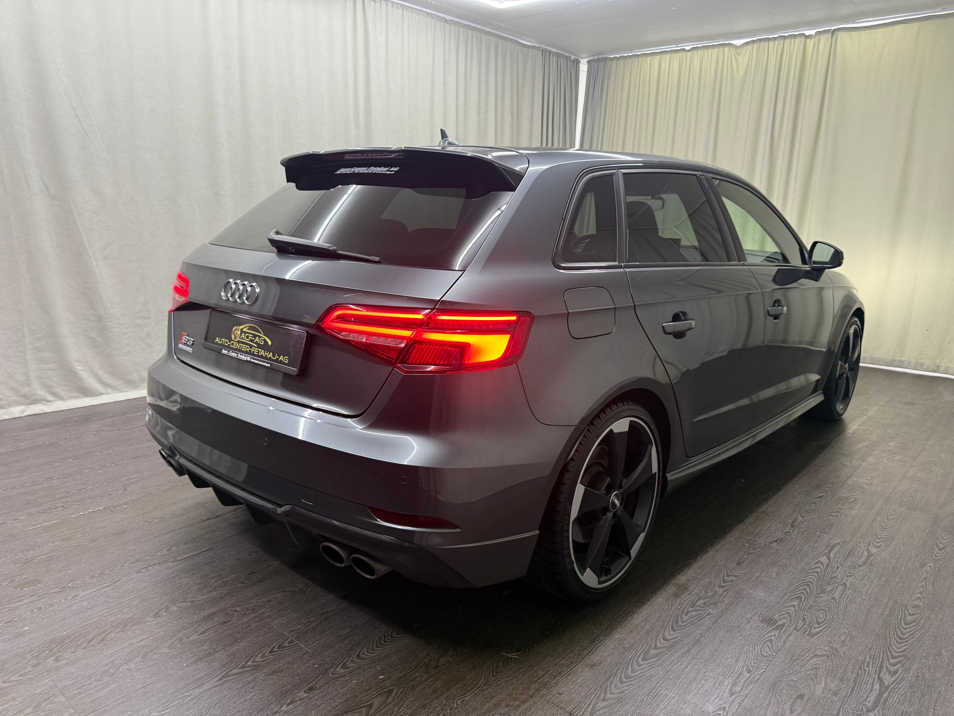AUDI S3 Sportback 2.0 TFSI quattro S-tronic-image-4