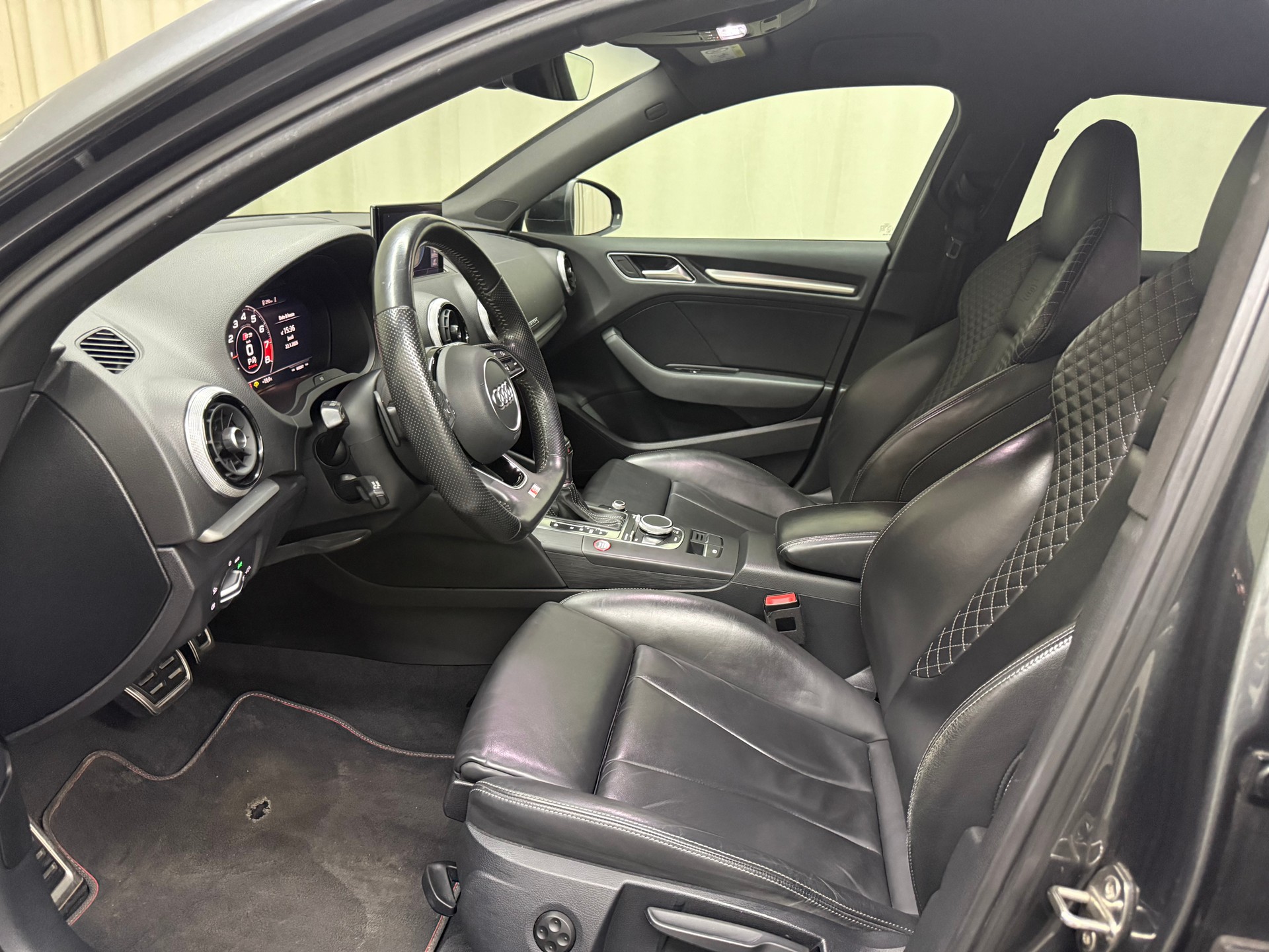 AUDI S3 Sportback 2.0 TFSI quattro S-tronic-image-7