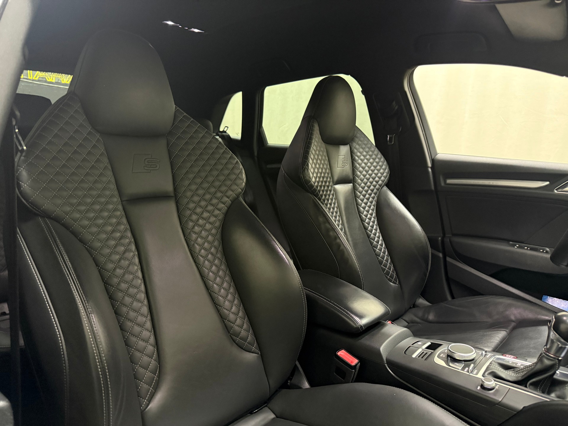 AUDI S3 Sportback 2.0 TFSI quattro S-tronic-image-11