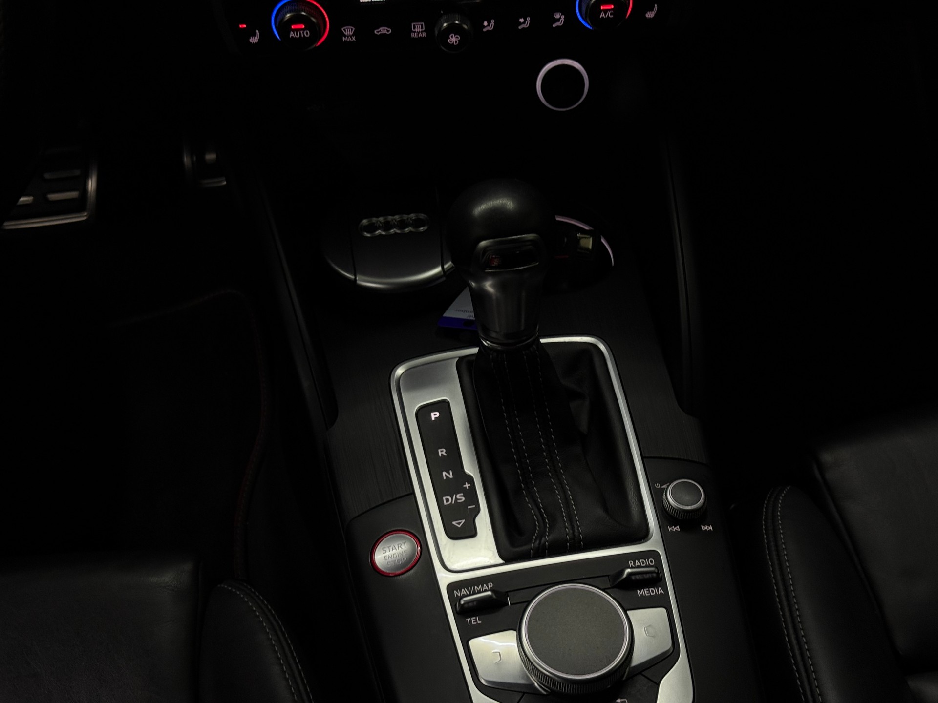 AUDI S3 Sportback 2.0 TFSI quattro S-tronic-image-14