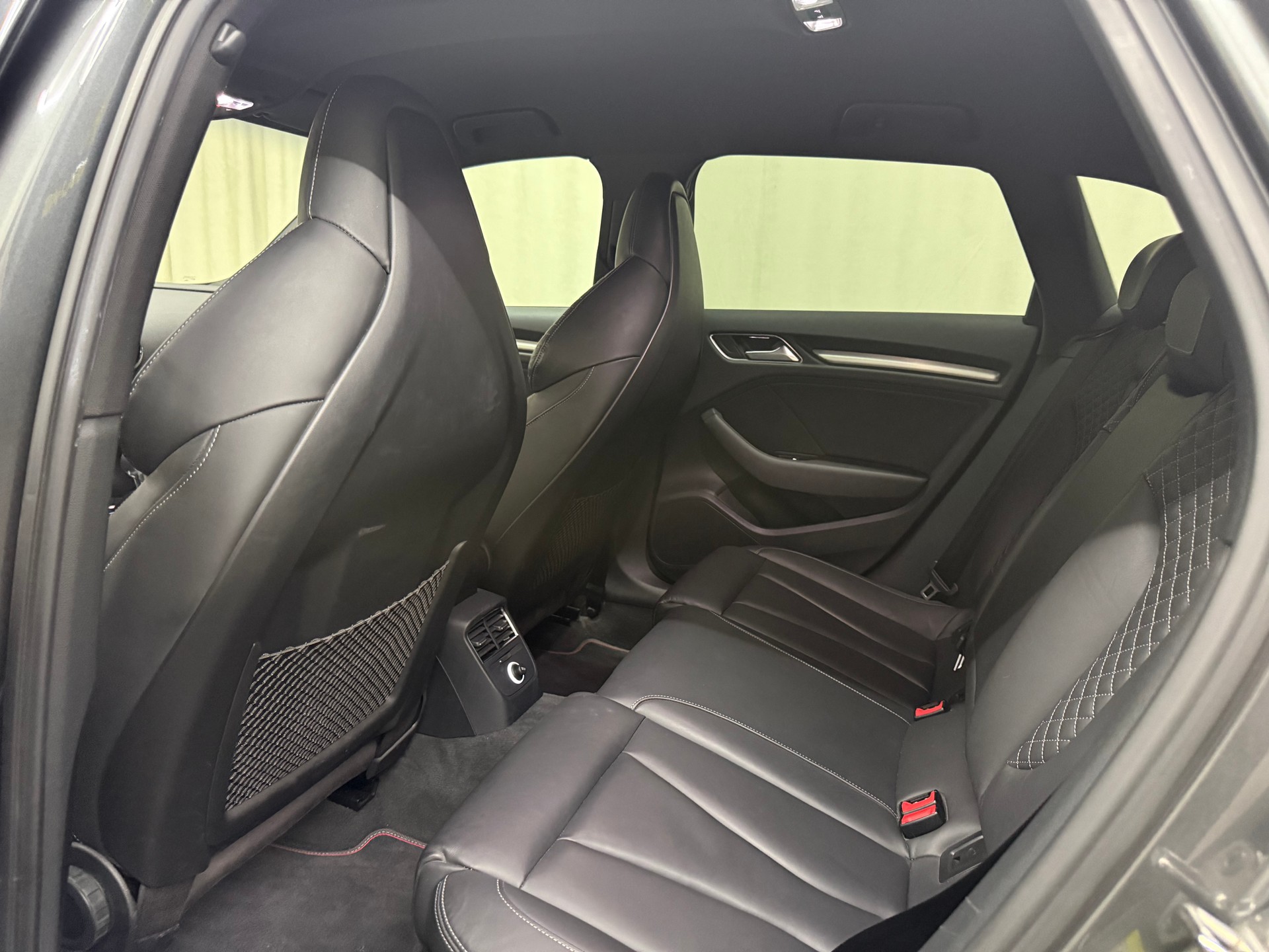 AUDI S3 Sportback 2.0 TFSI quattro S-tronic-image-12