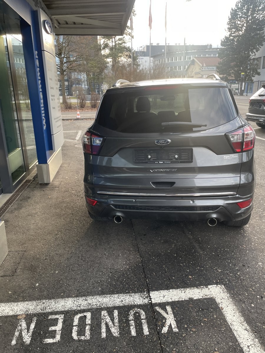 FORD Kuga 2.0 TDCi 180 Vignale FPS-image-17