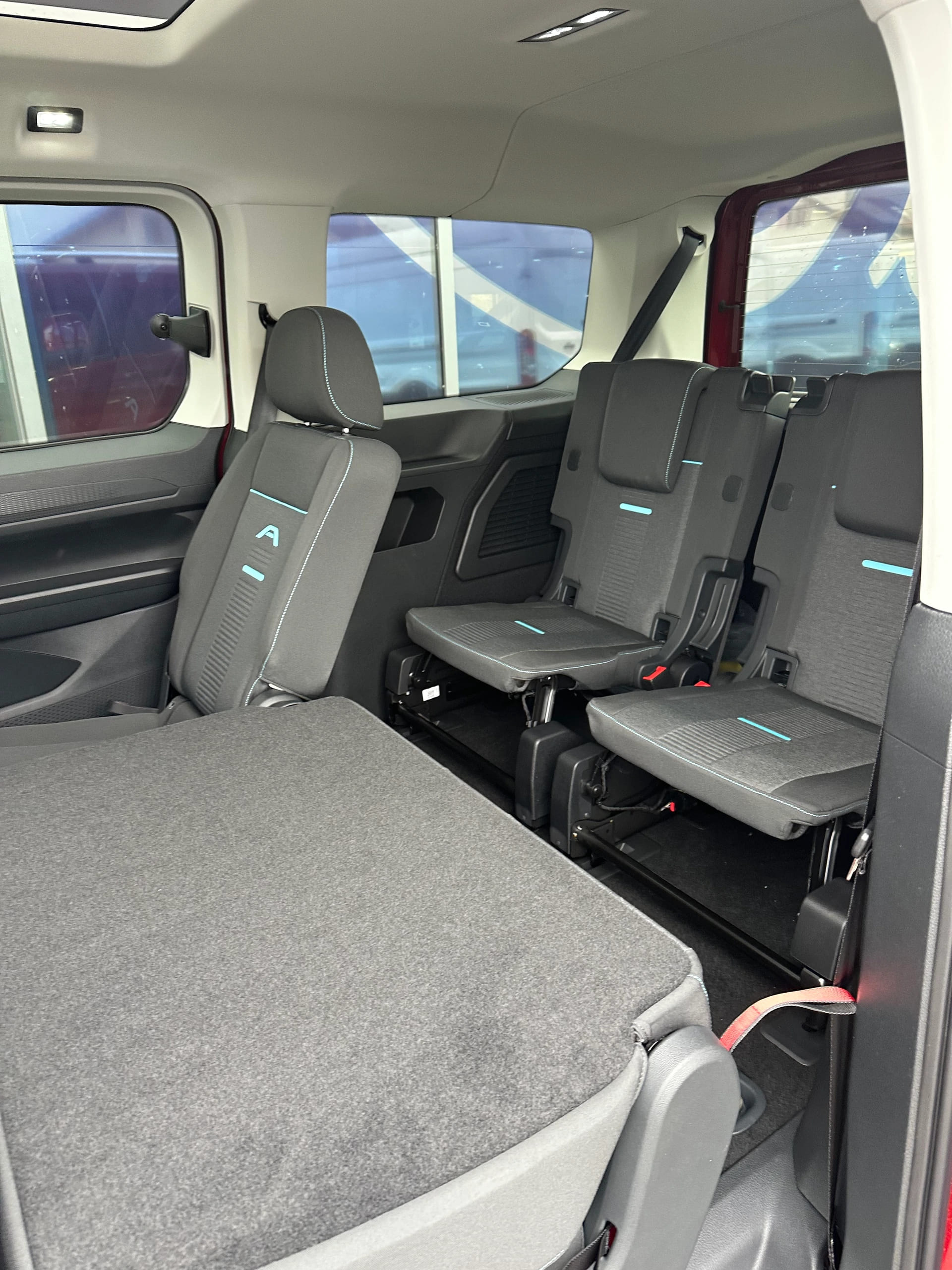 FORD TOURNEO CONNECT Grand 1.5 EcoB Active/PHEV/Aut.-image-12