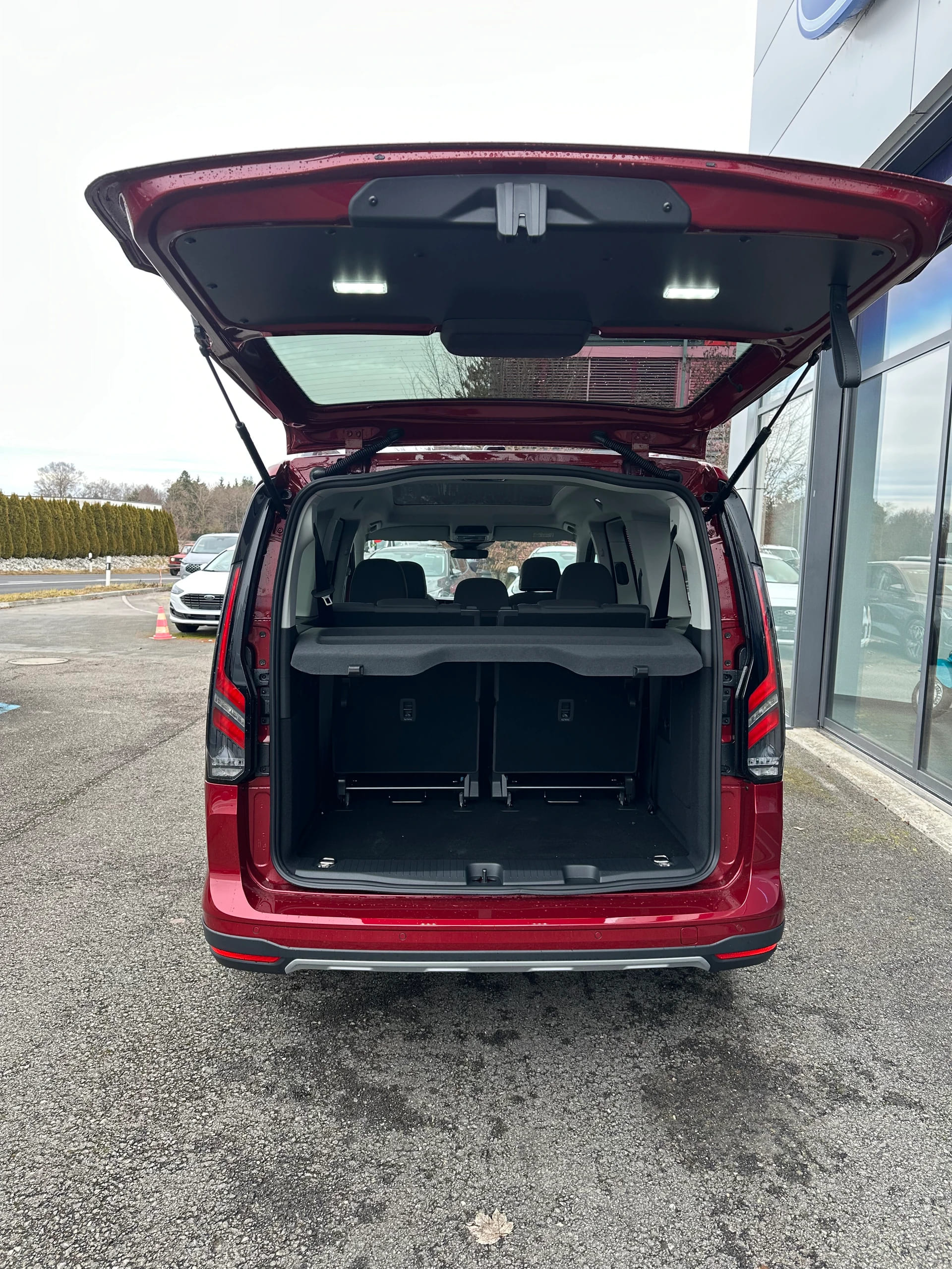FORD TOURNEO CONNECT Grand 1.5 EcoB Active/PHEV/Aut.-image-5