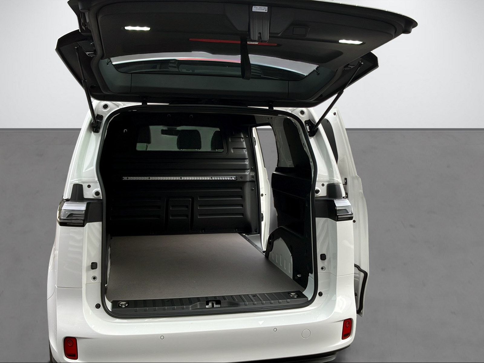 VW ID.Buzz Cargo 84kWh 4motion-image-5