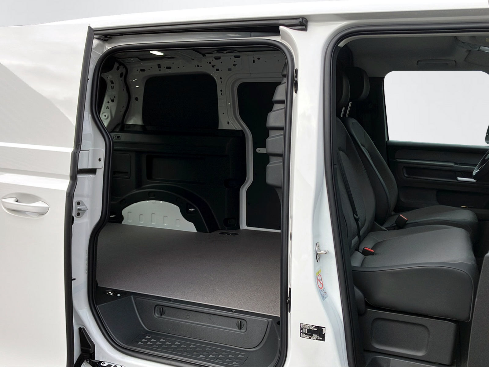 VW ID.Buzz Cargo 84kWh 4motion-image-7