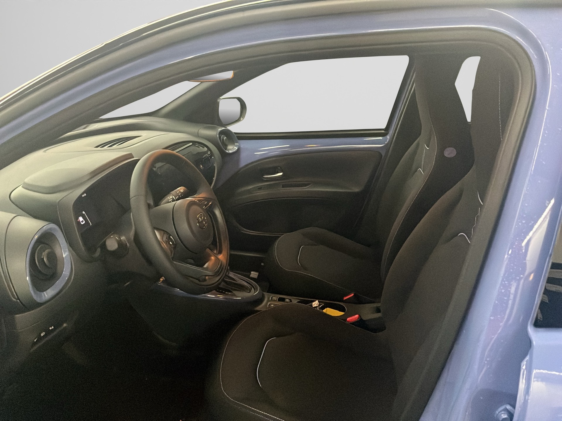 TOYOTA AYGO X 1.5 VVT-i HSD Tre-image-7