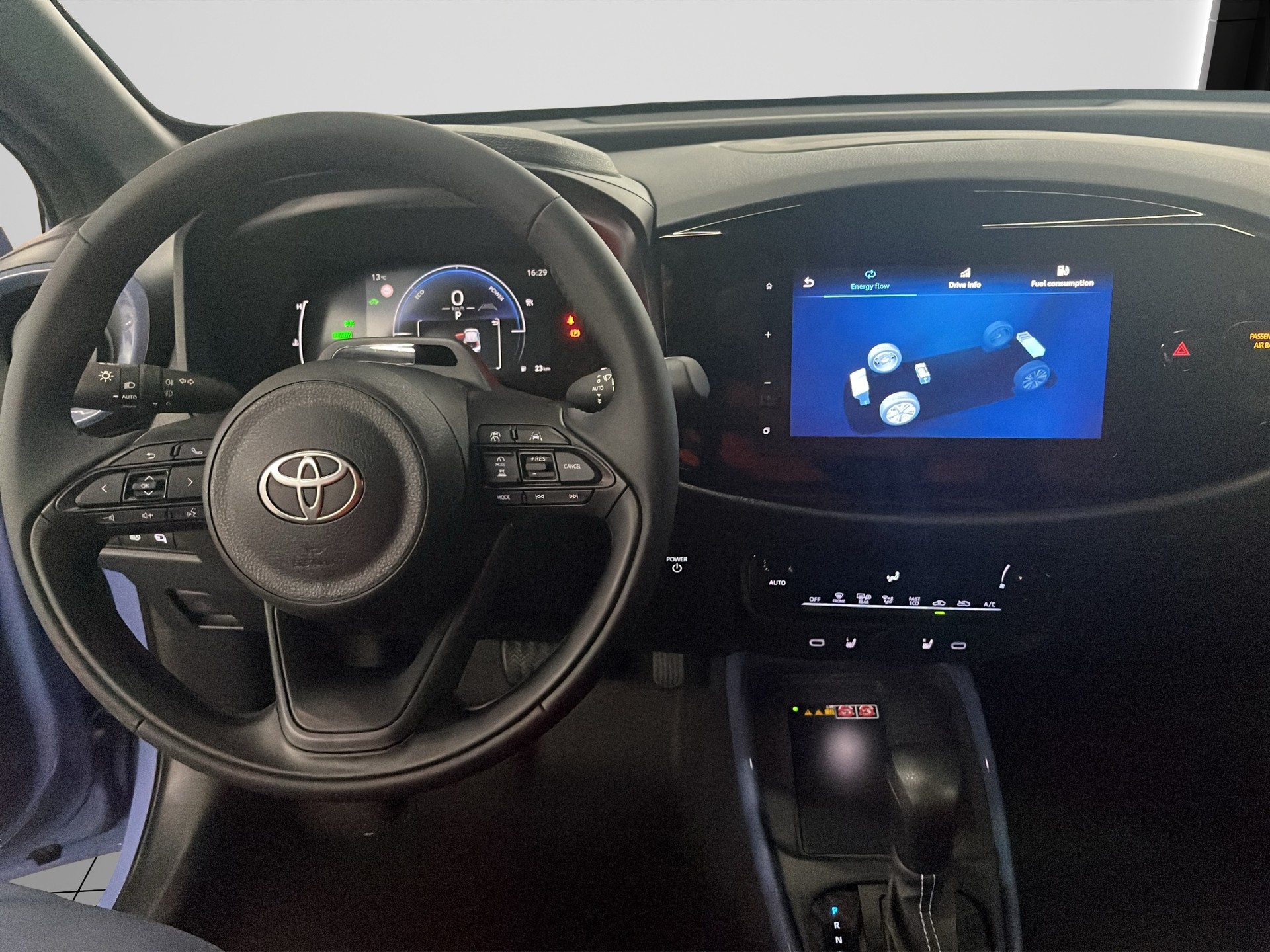TOYOTA AYGO X 1.5 VVT-i HSD Tre-image-9