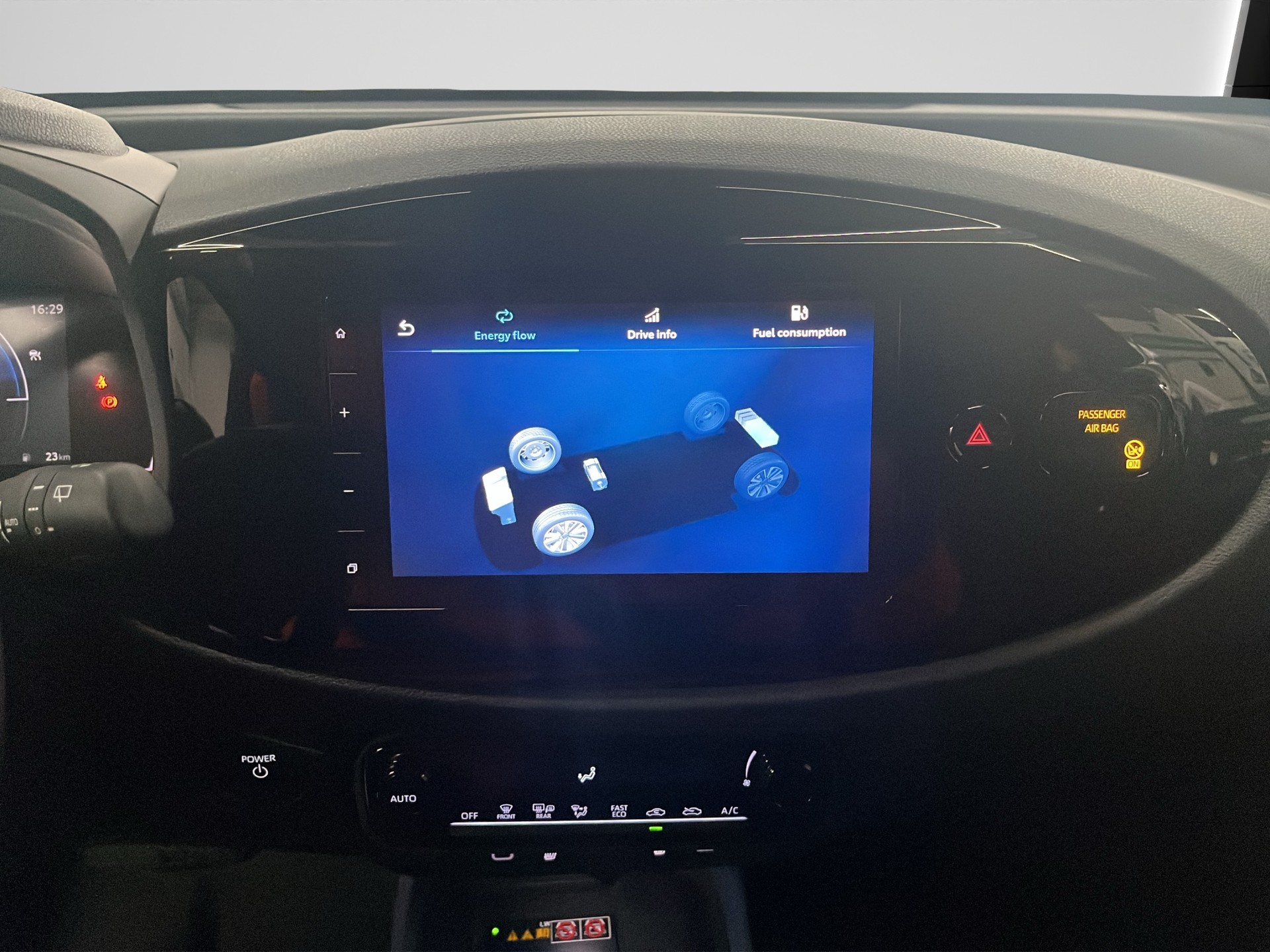 TOYOTA AYGO X 1.5 VVT-i HSD Tre-image-10