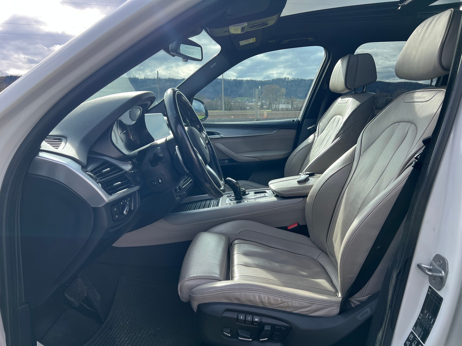 BMW X5 xDrive M50d Steptronic-image-24
