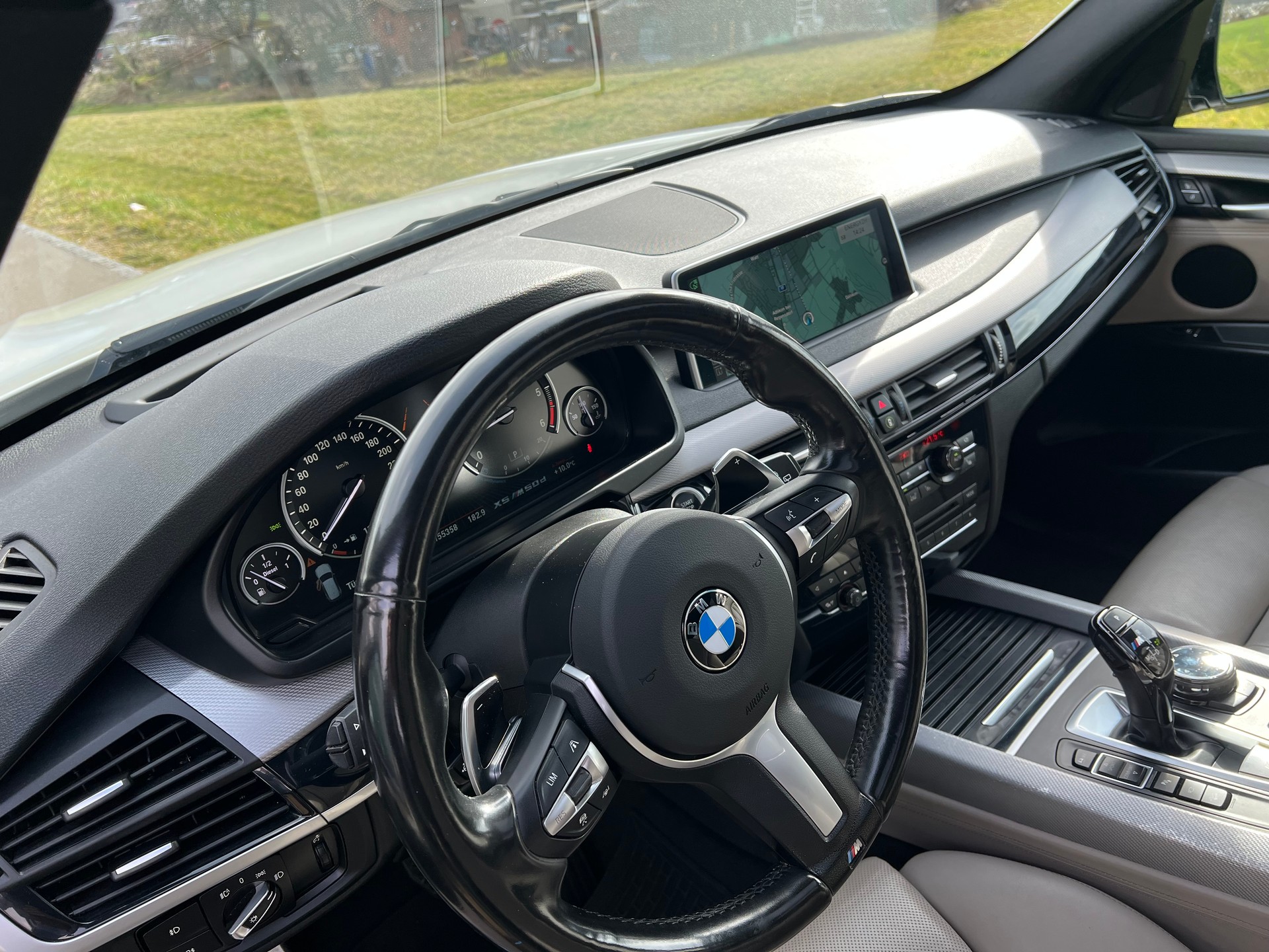 BMW X5 xDrive M50d Steptronic-image-15