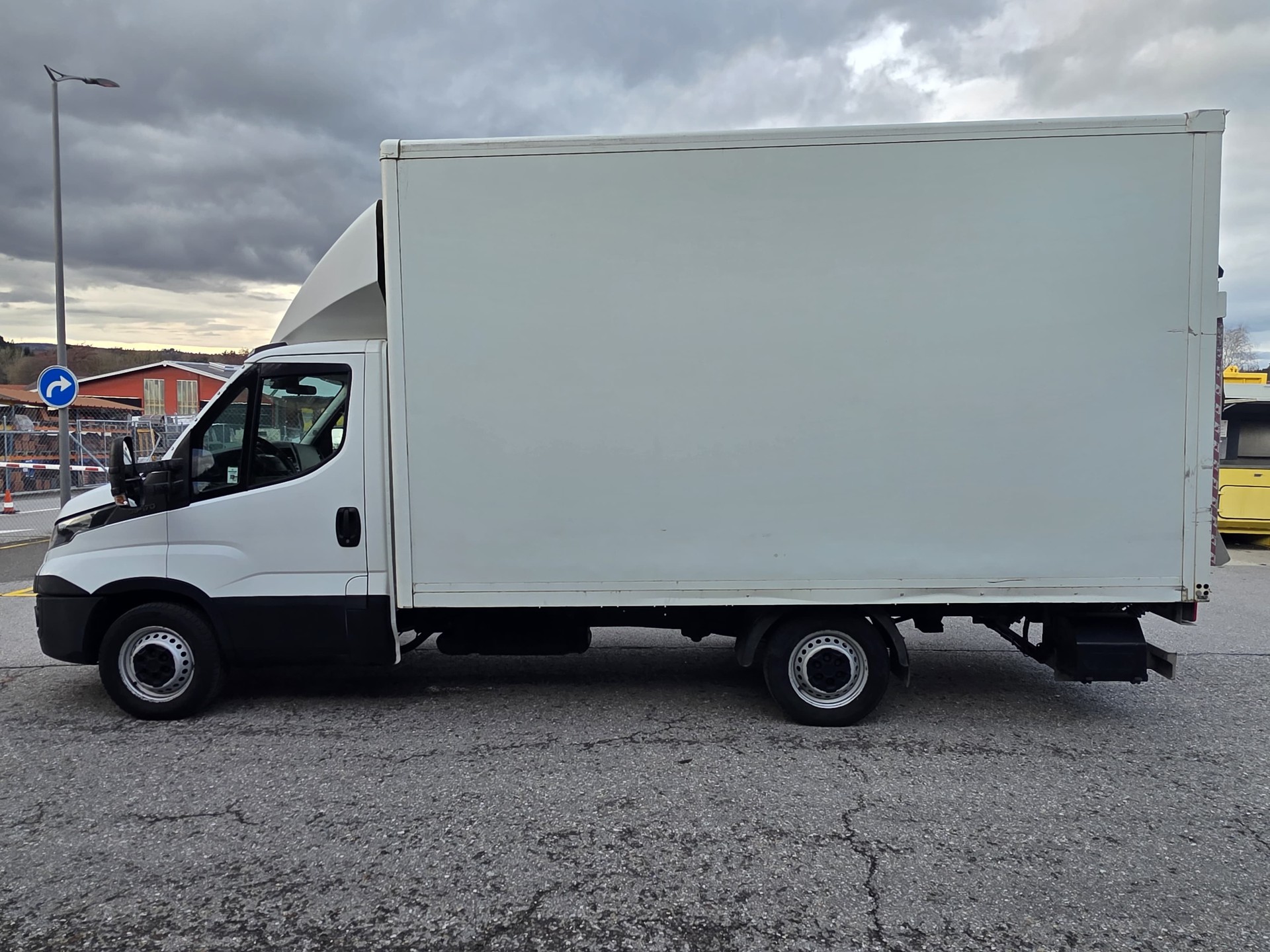 IVECO 35S17 3.0 Diesel Euro5 Caisse déménagement-image-8