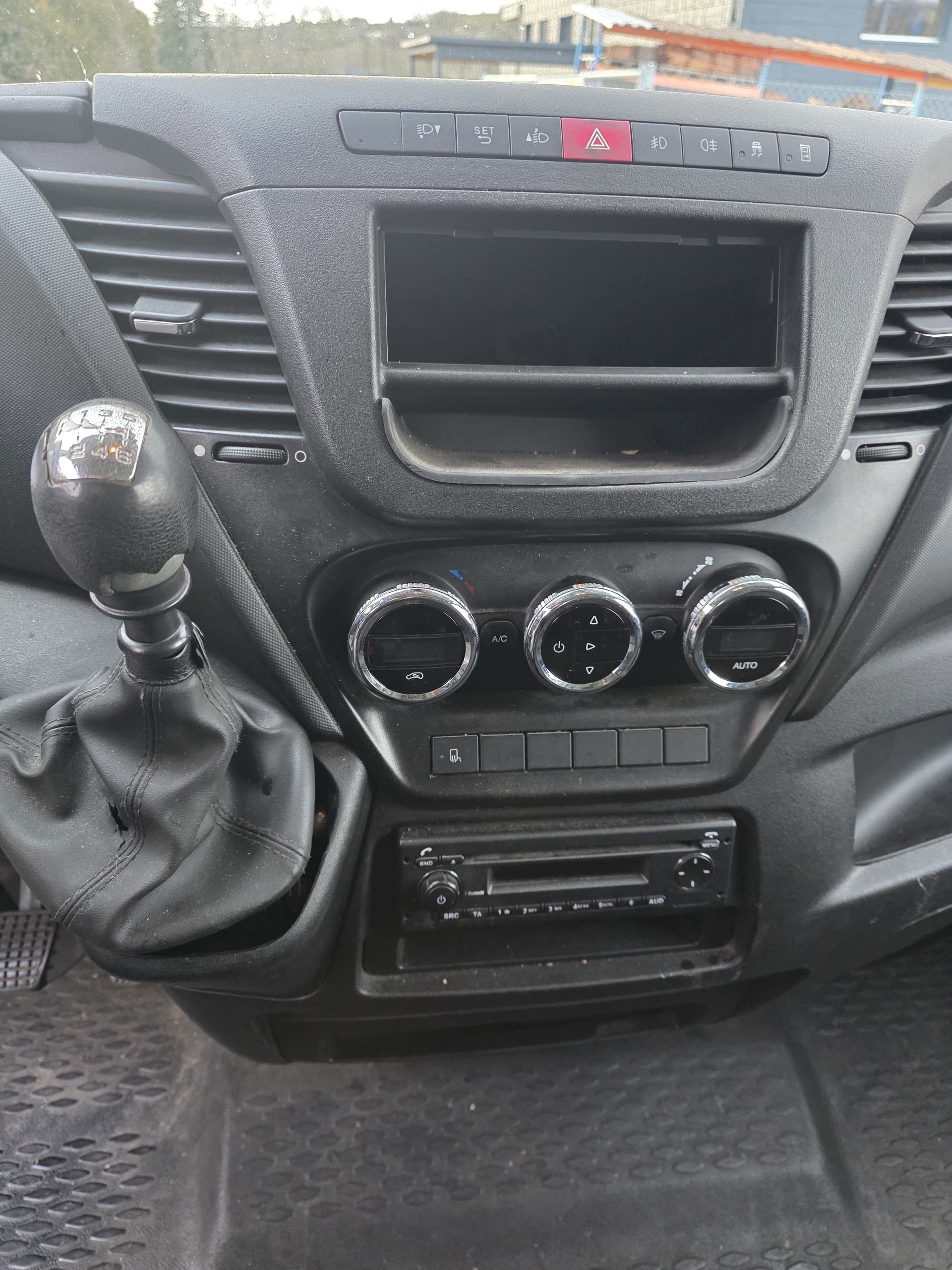 IVECO 35S17 3.0 Diesel Euro5 Caisse déménagement-image-11