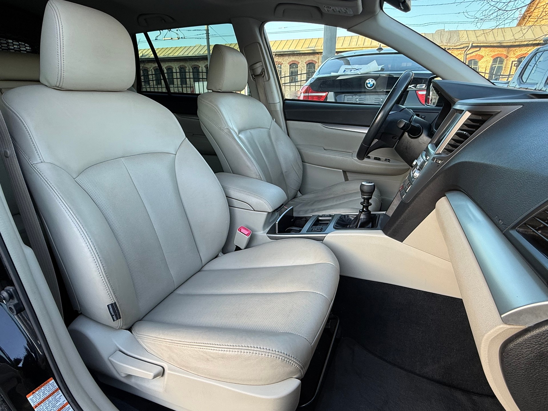 SUBARU Outback 2.5i Limited AWD-image-12