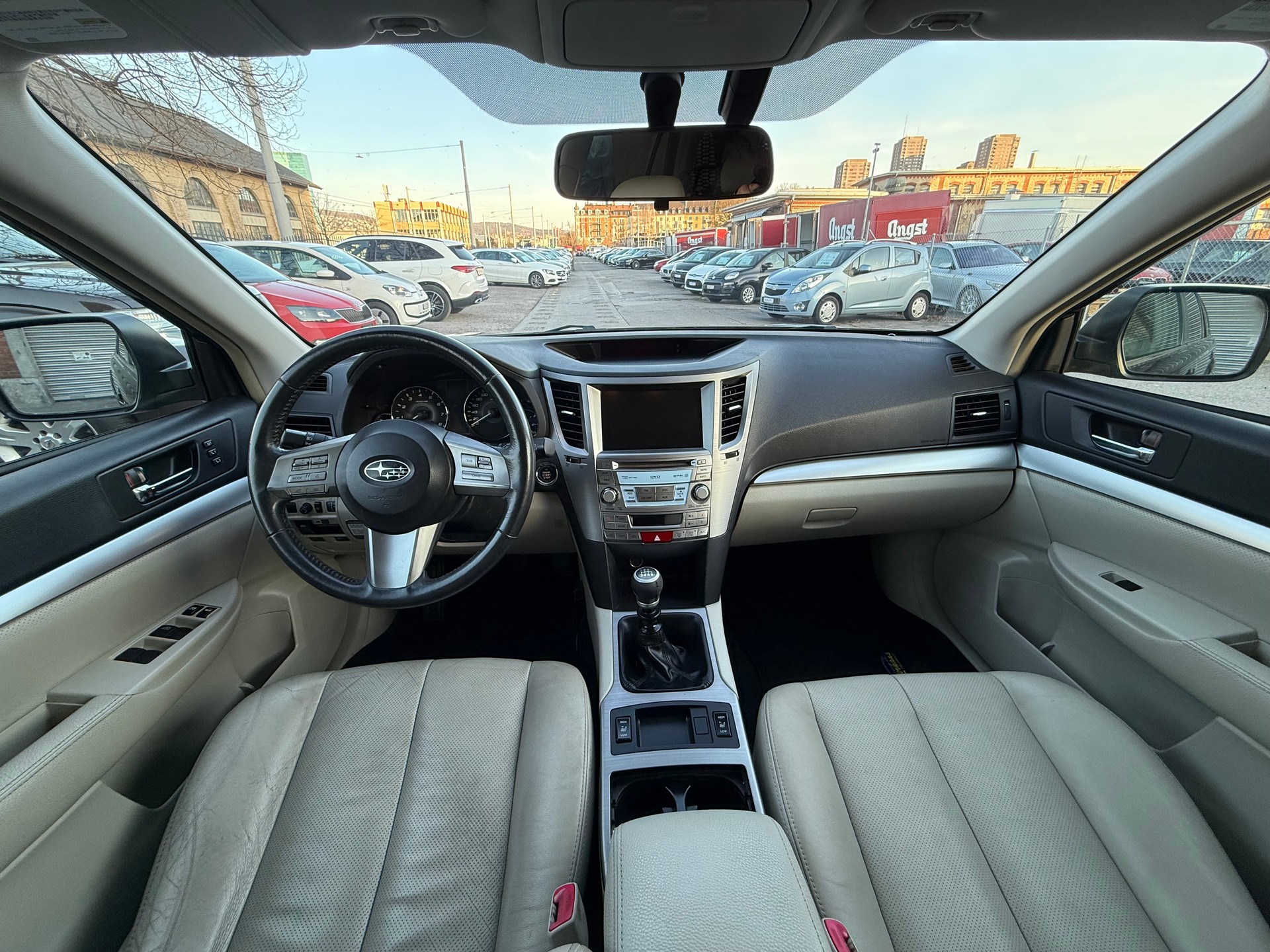 SUBARU Outback 2.5i Limited AWD-image-9
