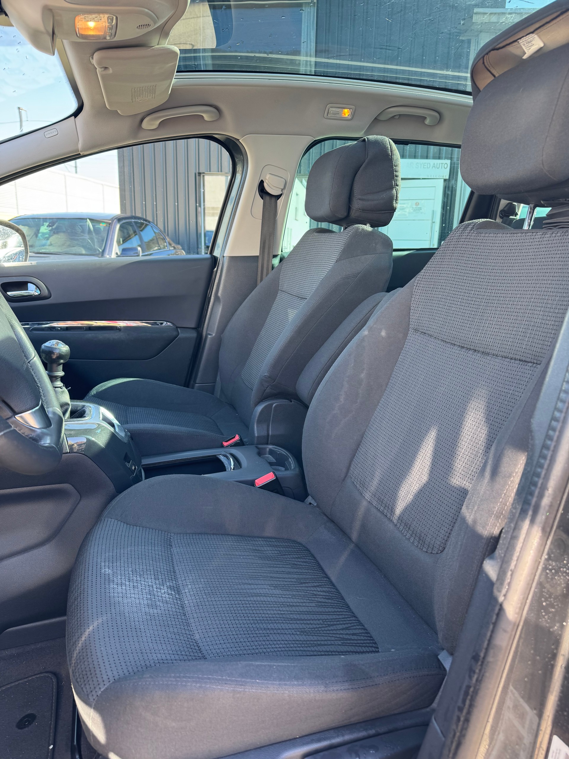 PEUGEOT 5008 1.6 16V T Swiss Edition,+ FRISCH AB MFK-image-9