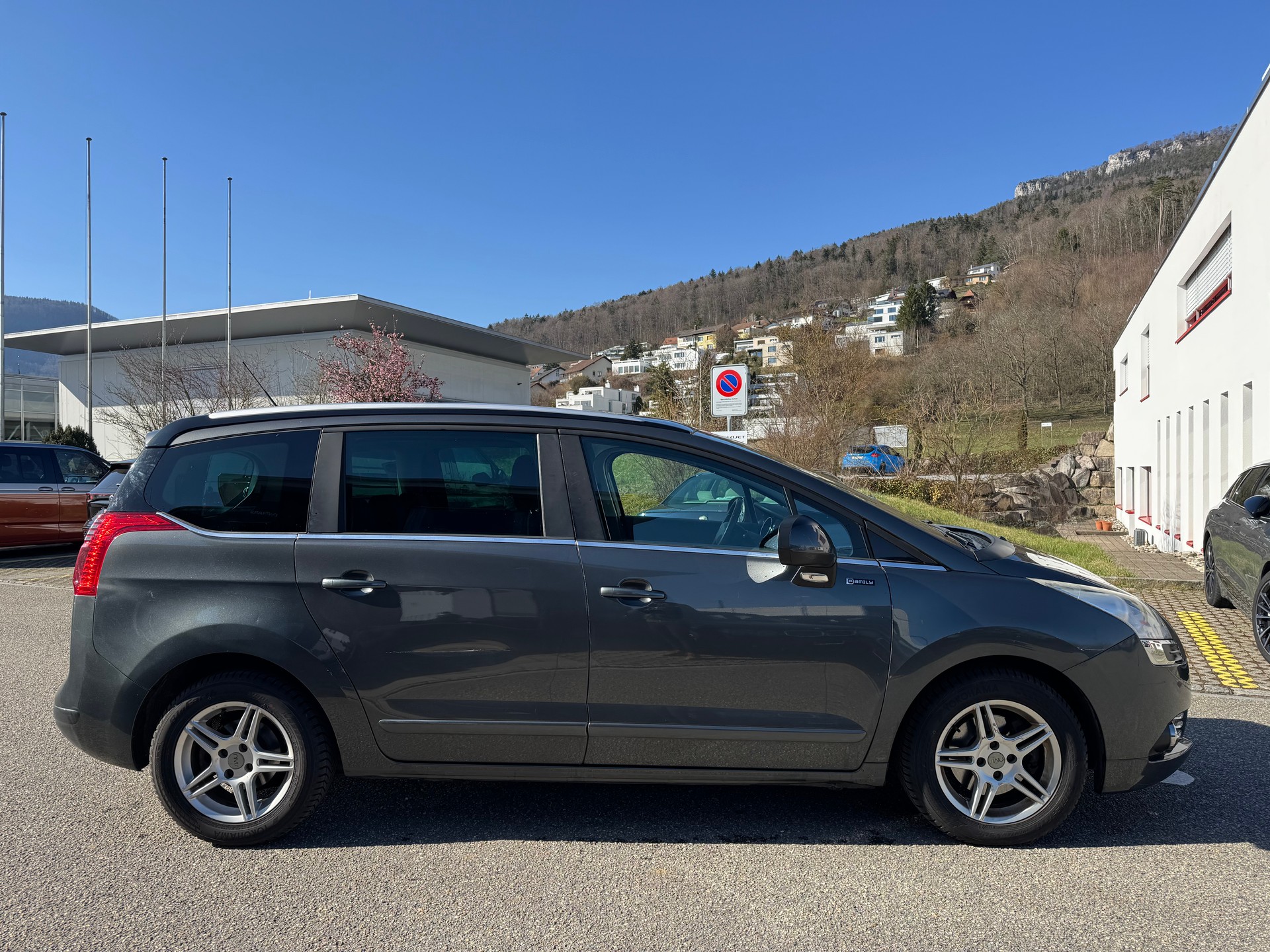 PEUGEOT 5008 1.6 16V T Swiss Edition,+ FRISCH AB MFK-image-3