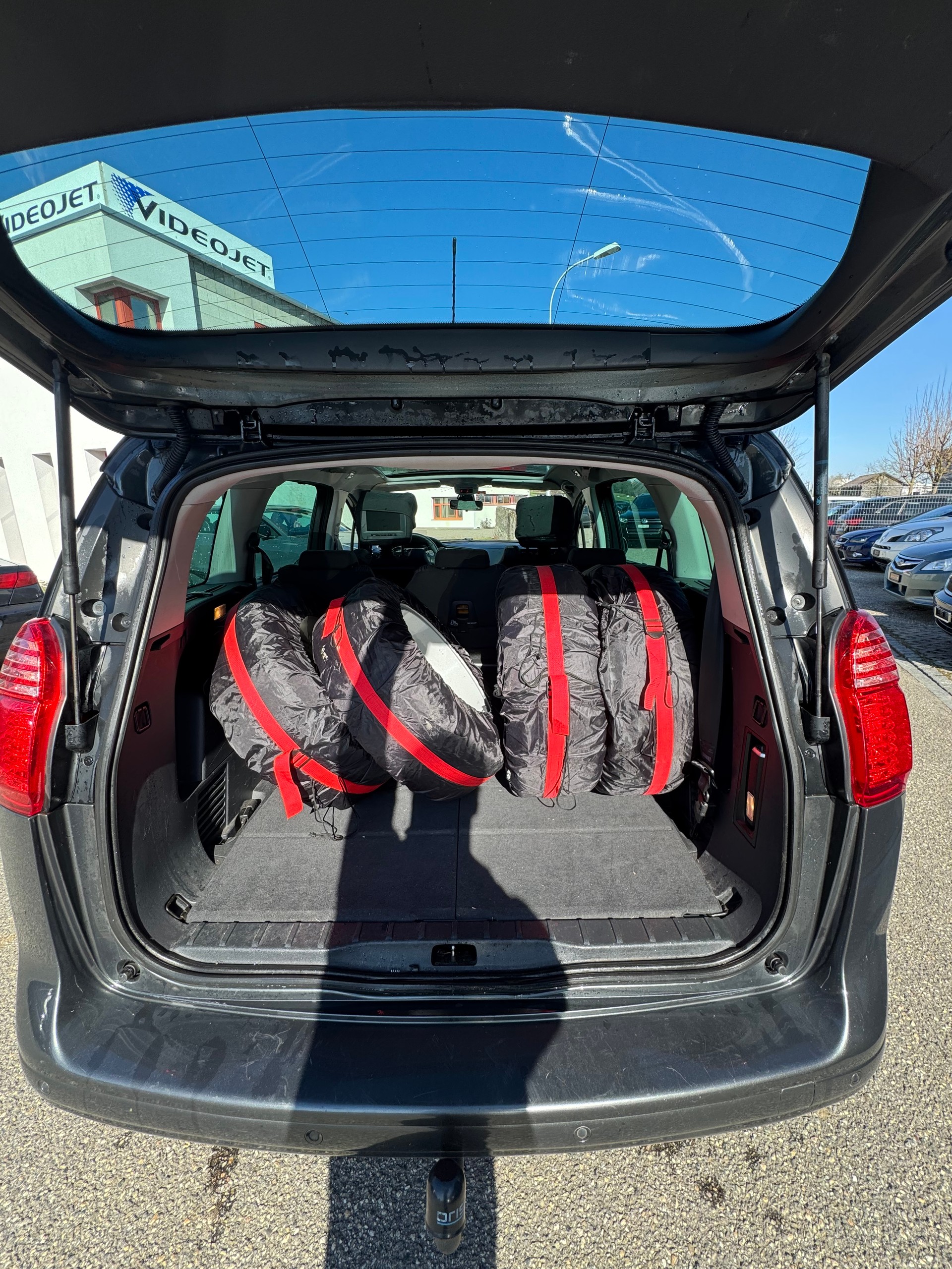 PEUGEOT 5008 1.6 16V T Swiss Edition,+ FRISCH AB MFK-image-11