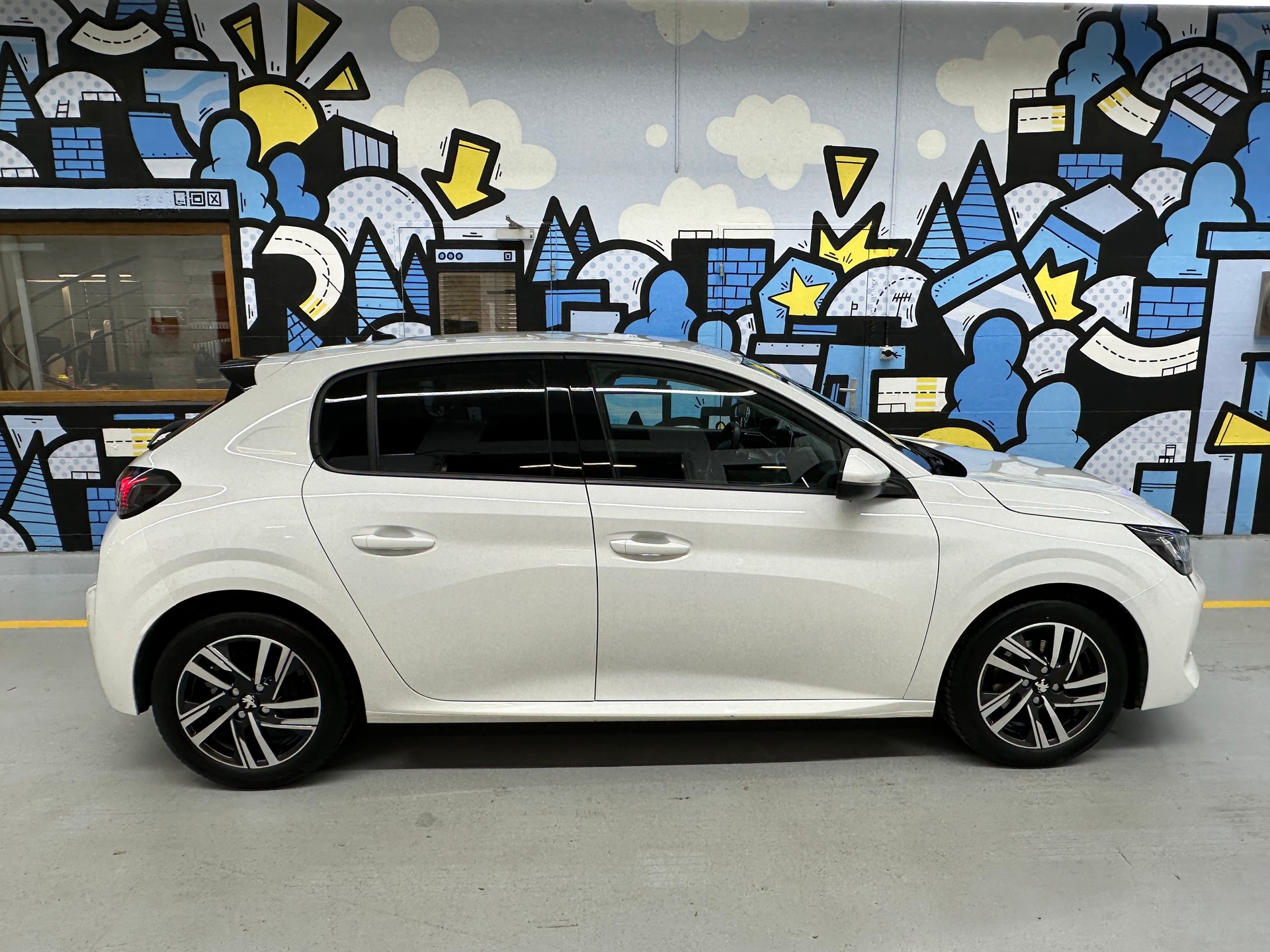 PEUGEOT 208 1.2 PureTech Allure Pack-image-2