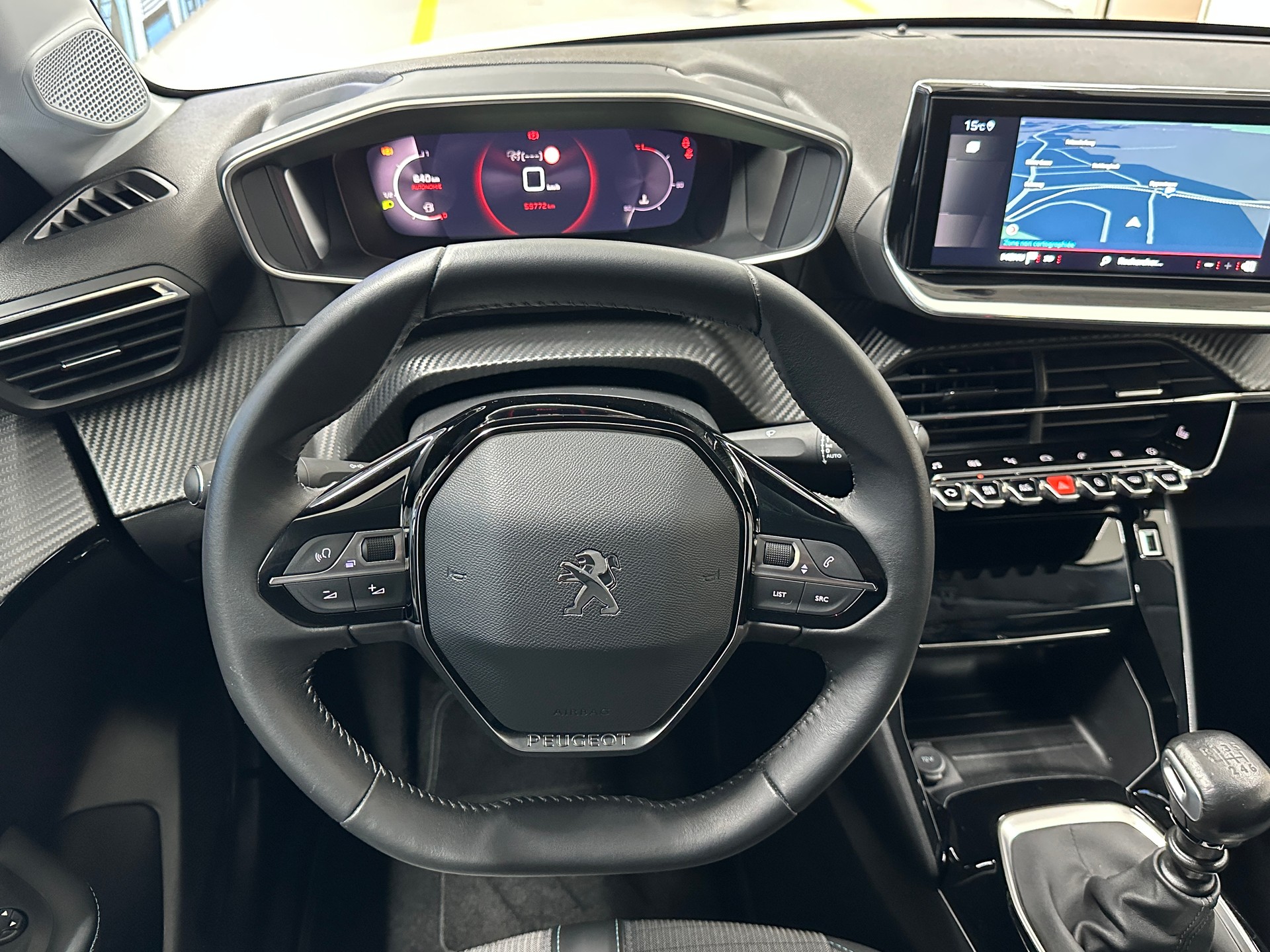 PEUGEOT 208 1.2 PureTech Allure Pack-image-10