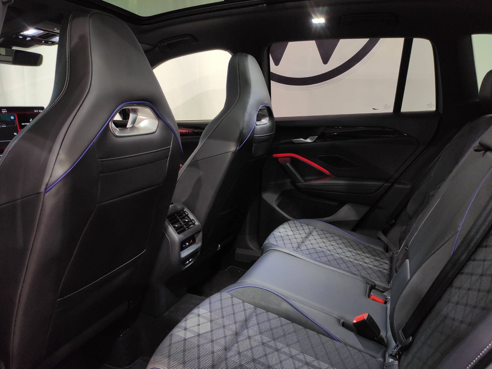 VW Tiguan 2.0 TSI R-Line Black-Style DSG 4motion-image-11