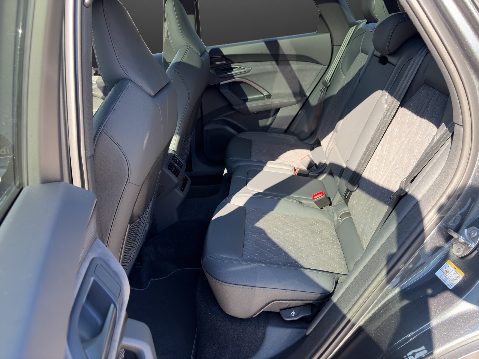 AUDI SQ5 TFSI quattro S-tronic-image-8