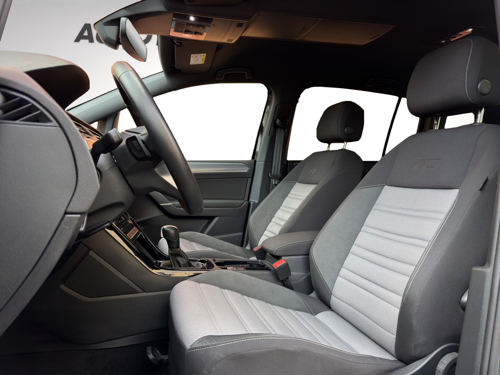 VW Touran 1.5 TSI EVO Highline R-LINE DSG-image-9