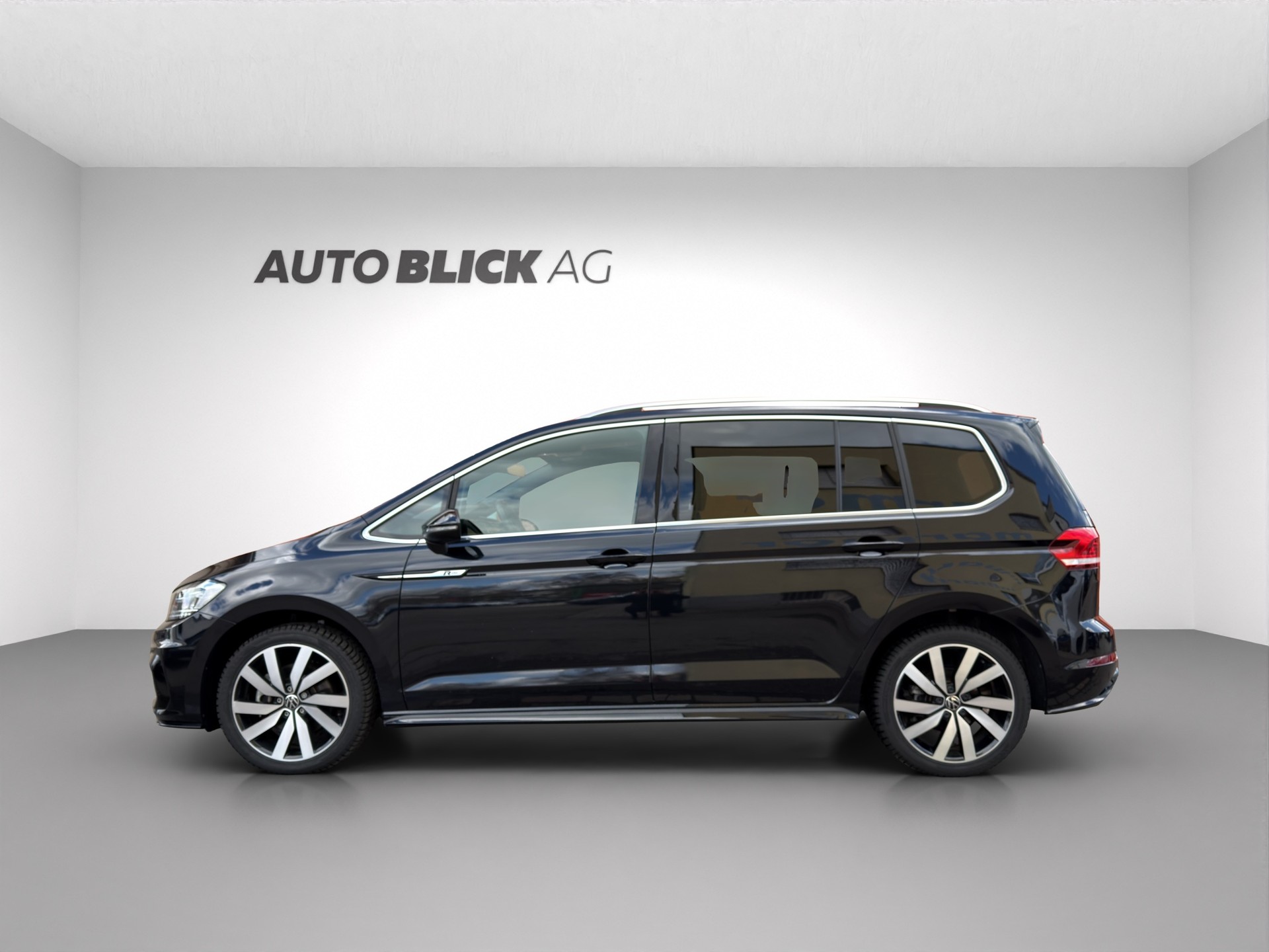 VW Touran 1.5 TSI EVO Highline R-LINE DSG-image-4