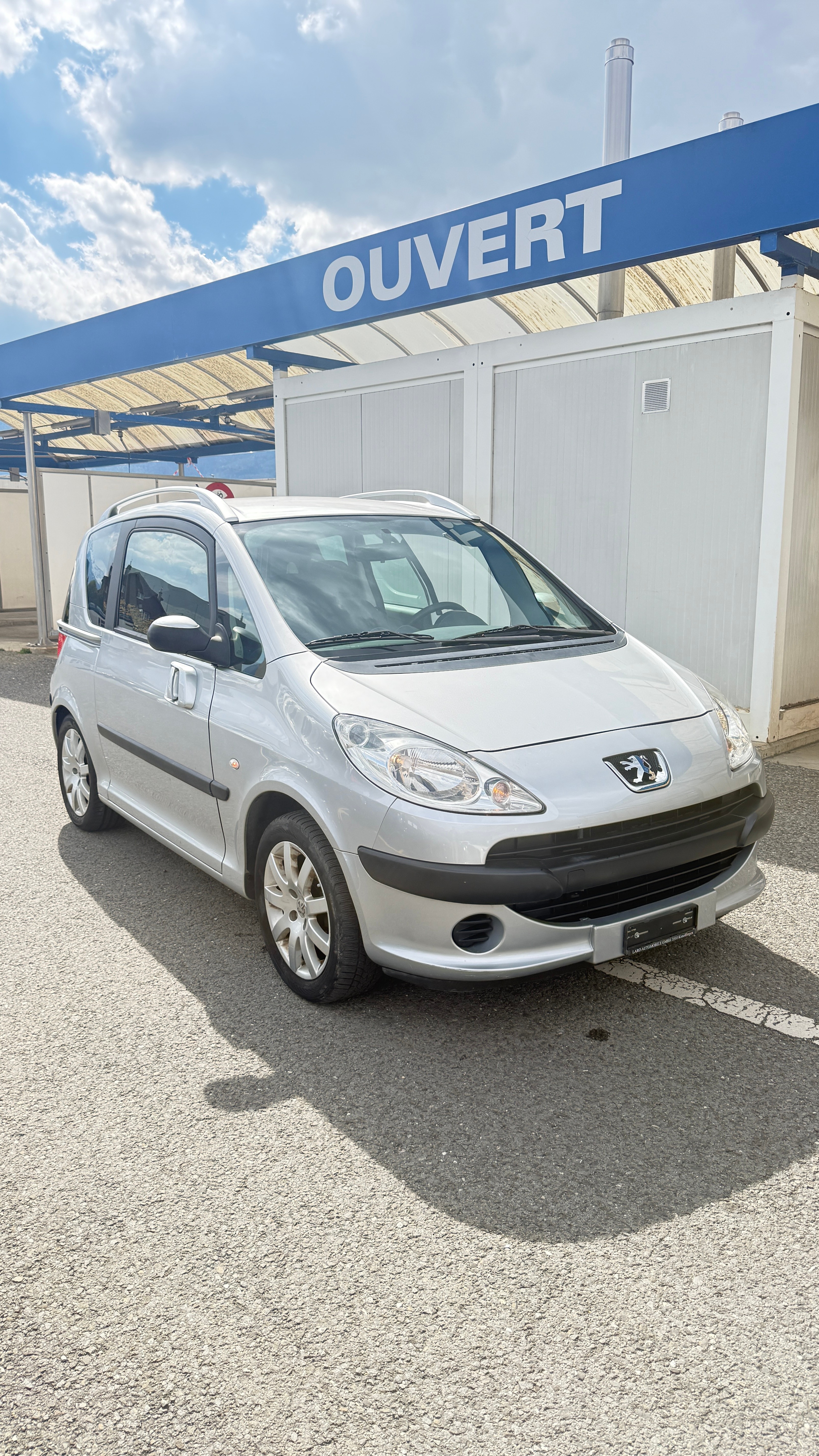 Car photo