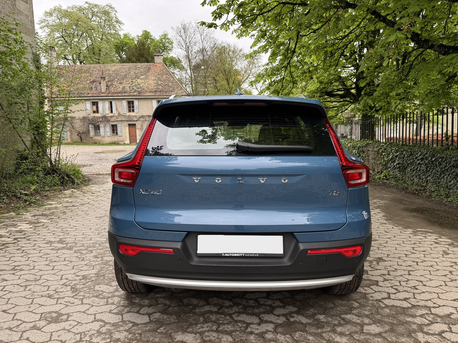 VOLVO XC40 T2 Core Geartronic-image-3