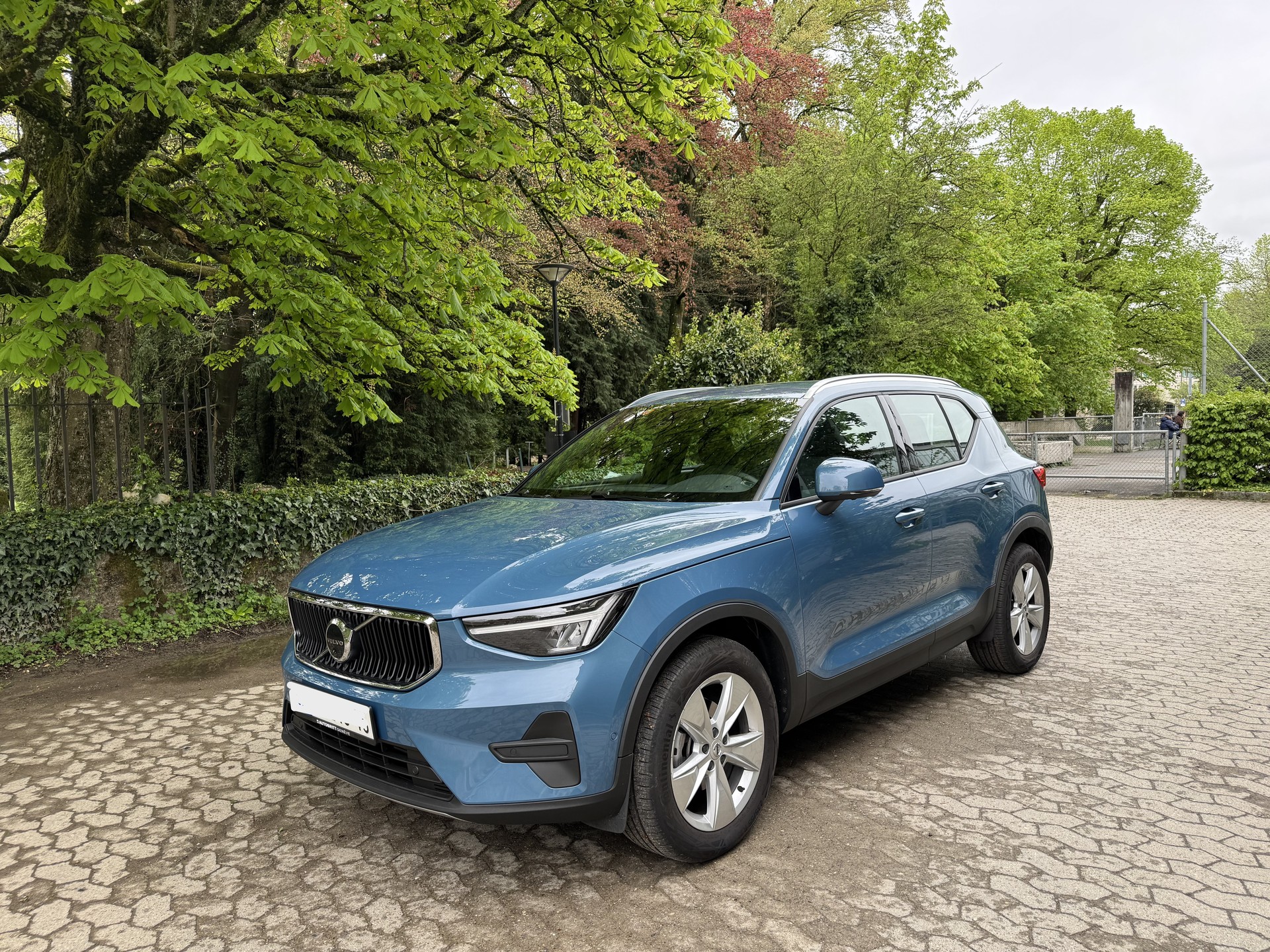 VOLVO XC40 T2 Core Geartronic-image-0