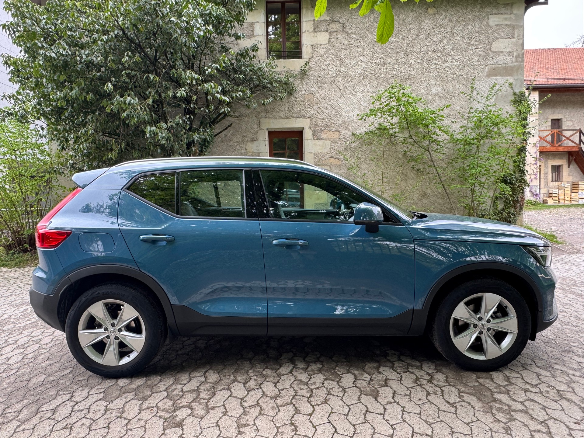 VOLVO XC40 T2 Core Geartronic-image-2