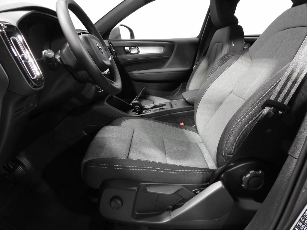 VOLVO XC40 2.0 B3 MH Core-image-10