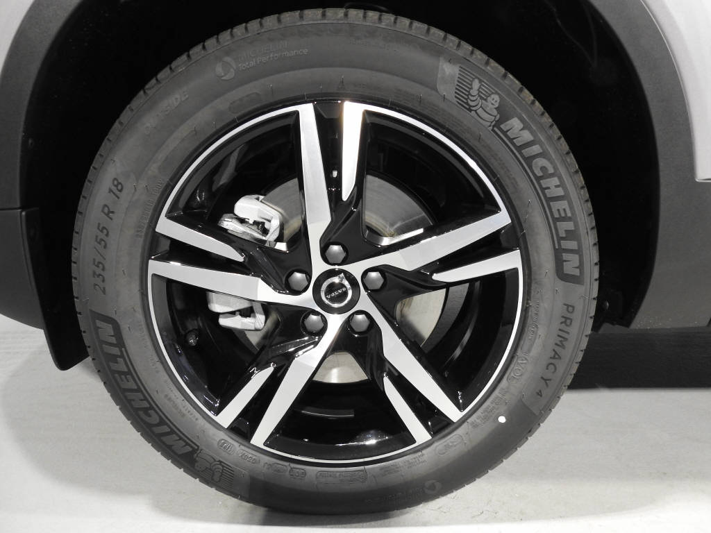 VOLVO XC40 2.0 B3 MH Core-image-14