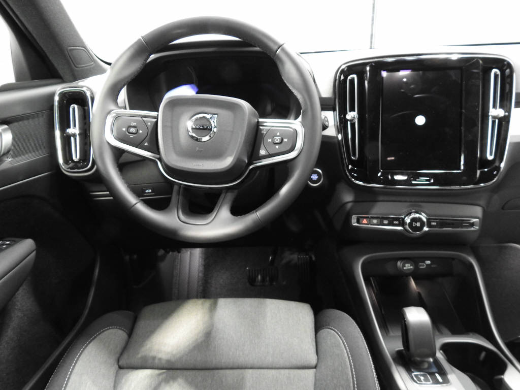VOLVO XC40 2.0 B3 MH Core-image-8